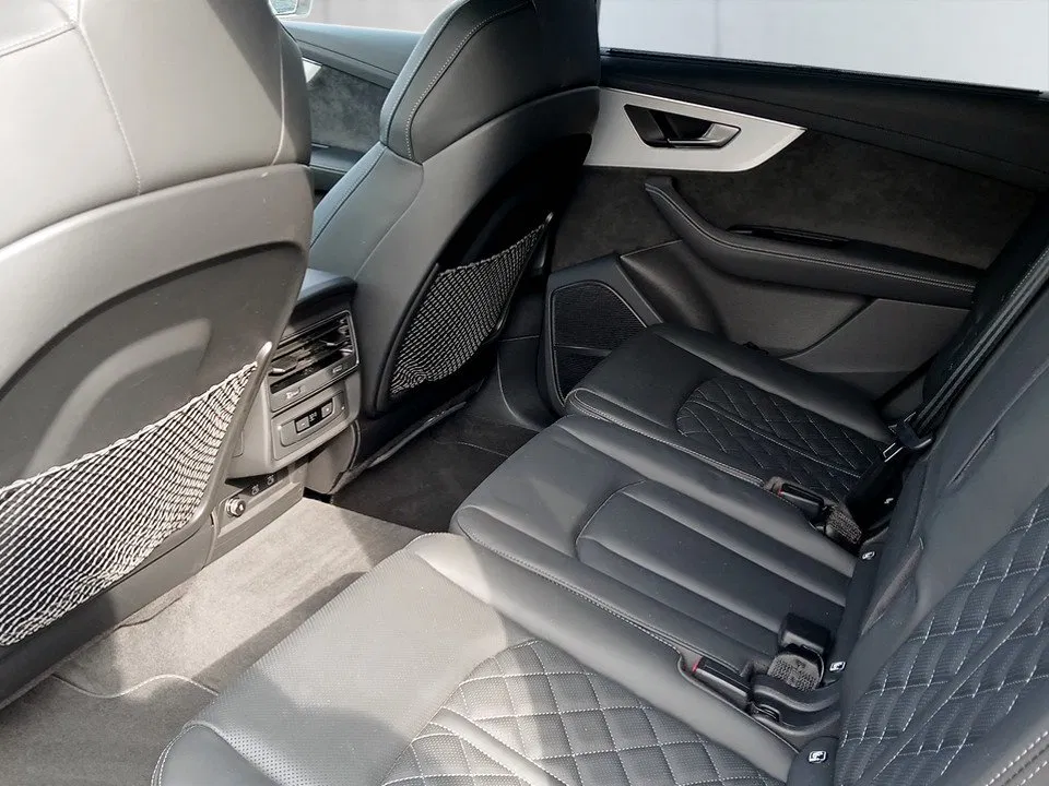 Audi Q7 60 3.0 TFSI e quattro S-Line | Bild 13 von 29