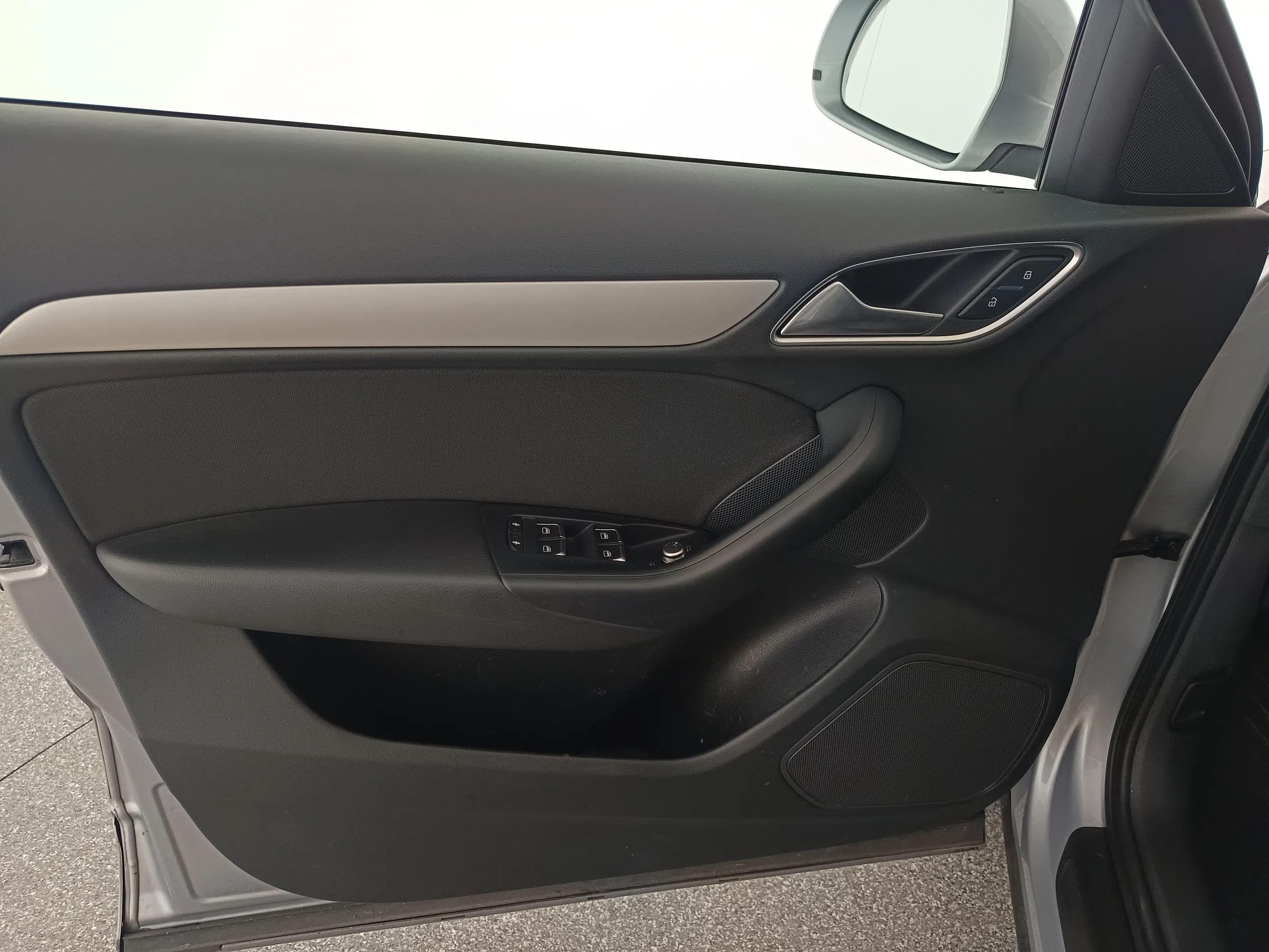 Audi Q3 2.0 TFSI quattro sport | Bild 10 von 30