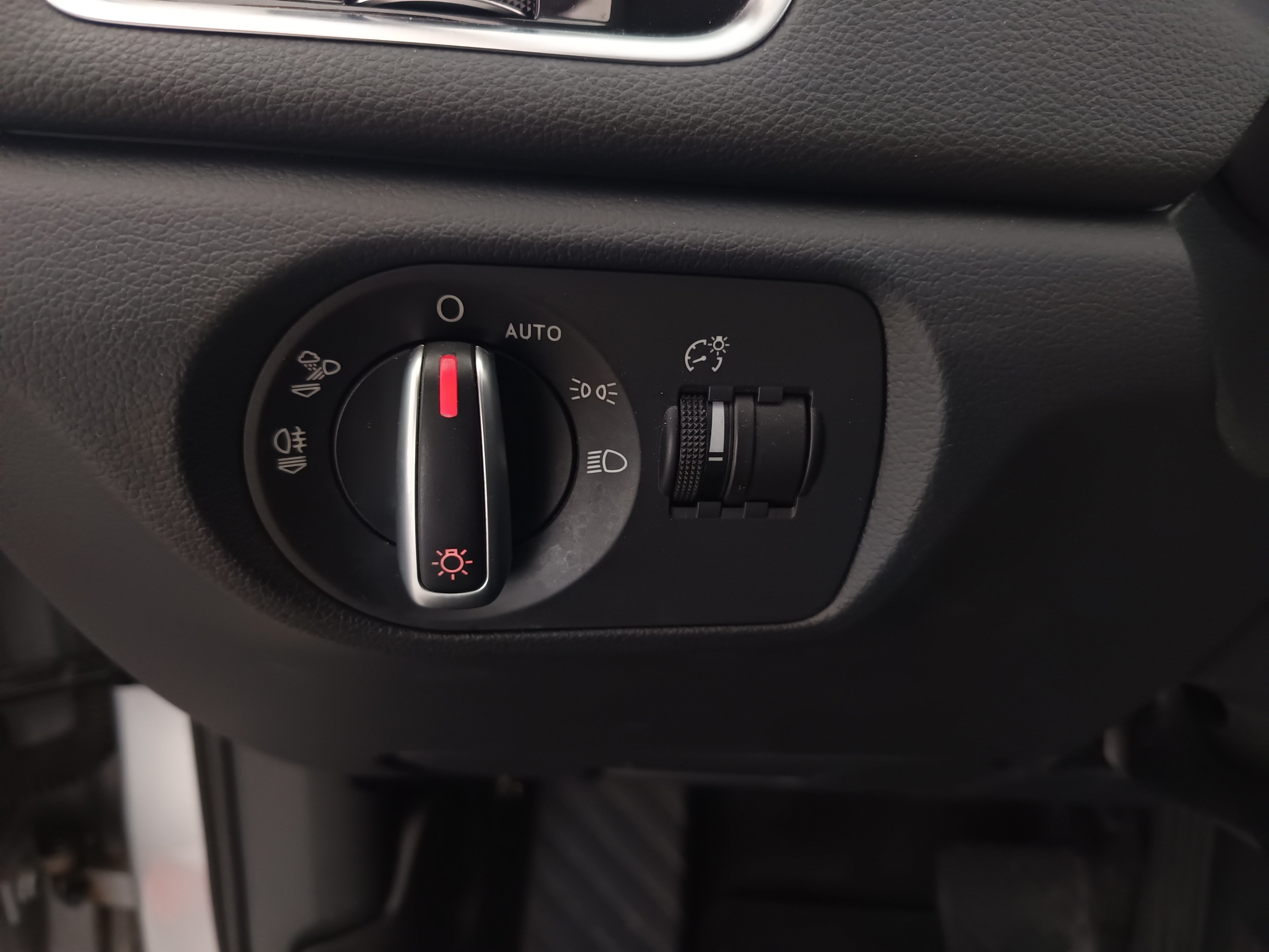 Audi Q3 2.0 TFSI quattro sport | Bild 12 von 30