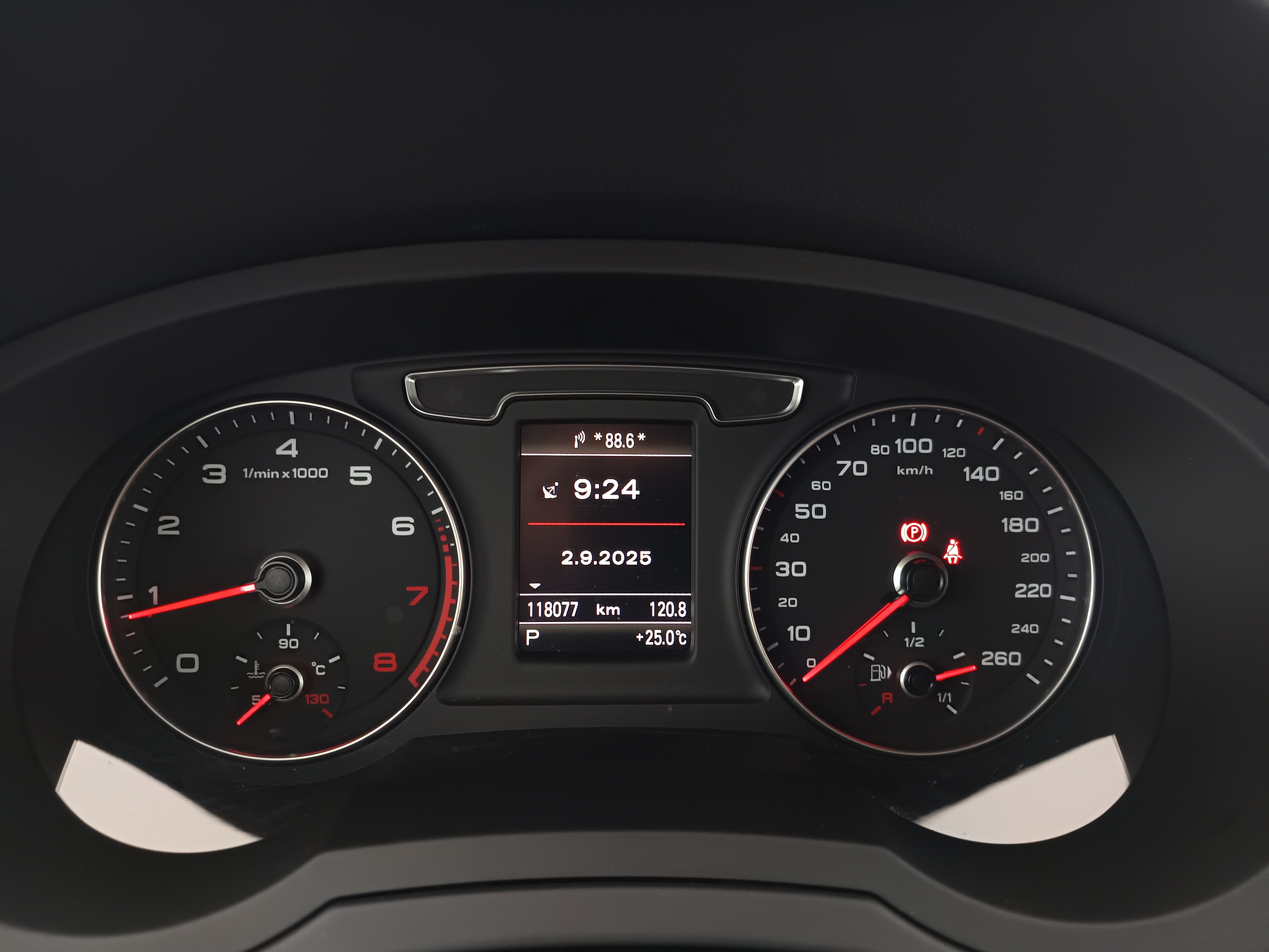 Audi Q3 2.0 TFSI quattro sport | Bild 15 von 30