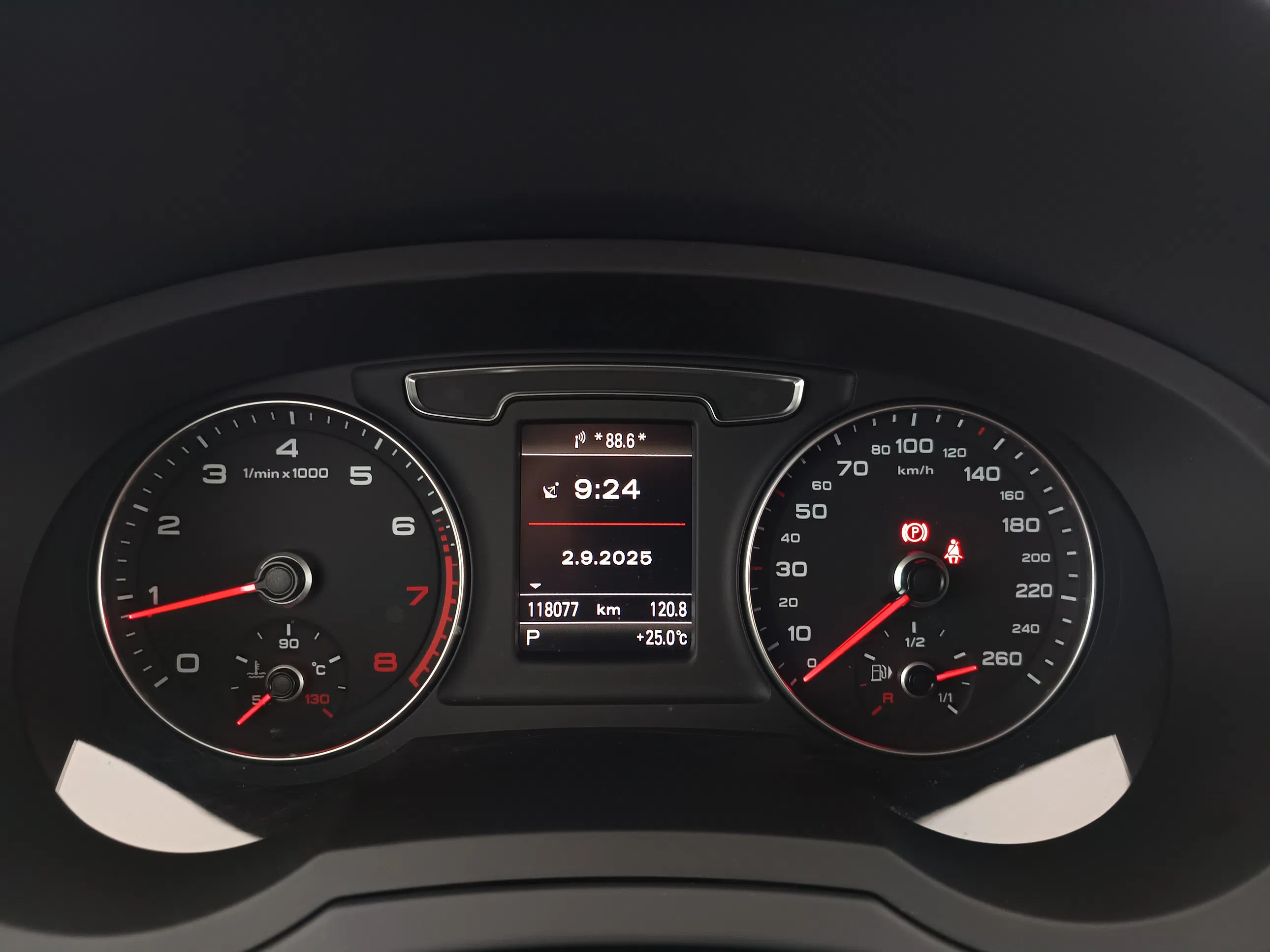 Audi Q3 2.0 TFSI quattro sport | Bild 15 von 30