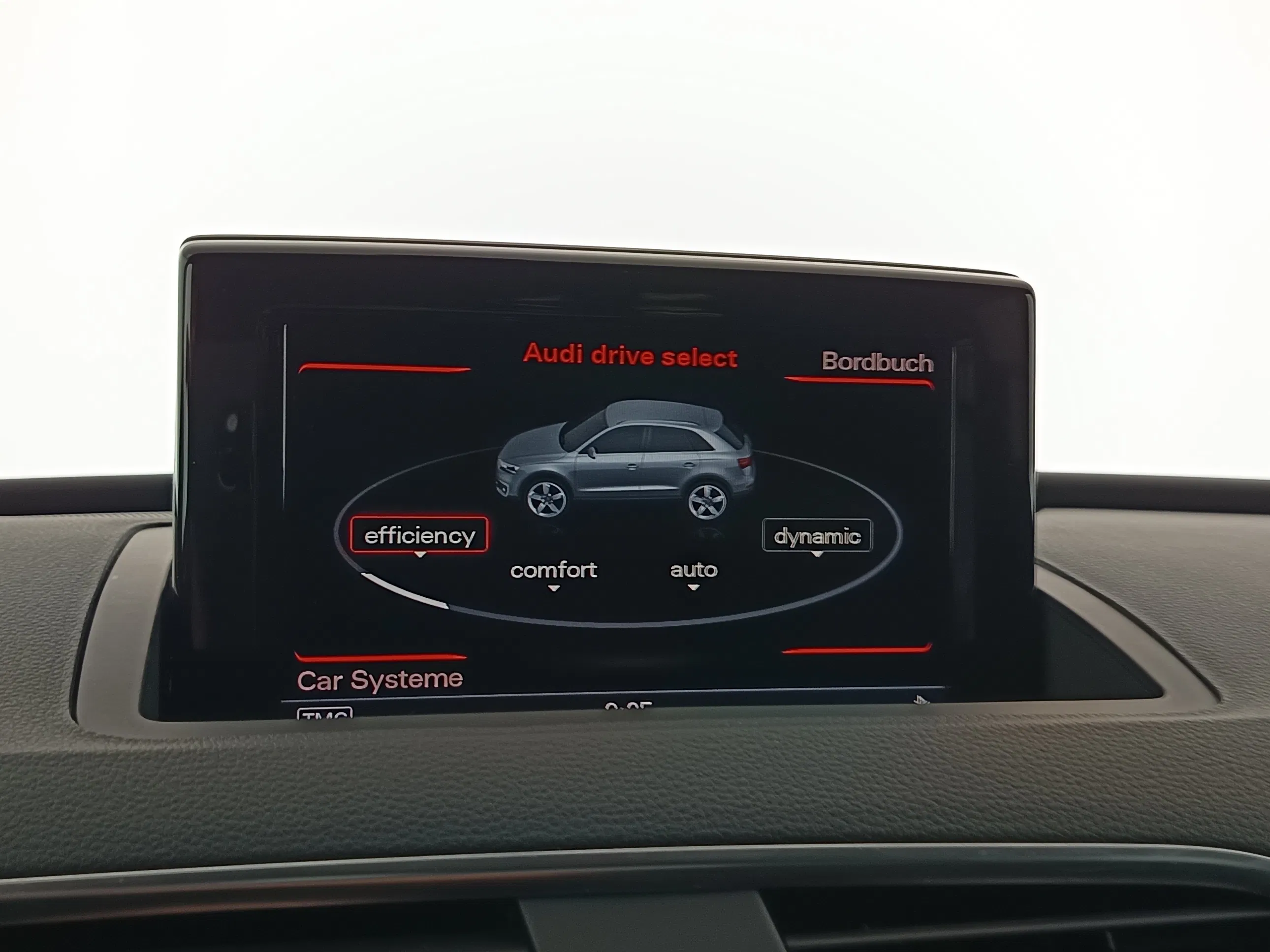 Audi Q3 2.0 TFSI quattro sport | Bild 20 von 30