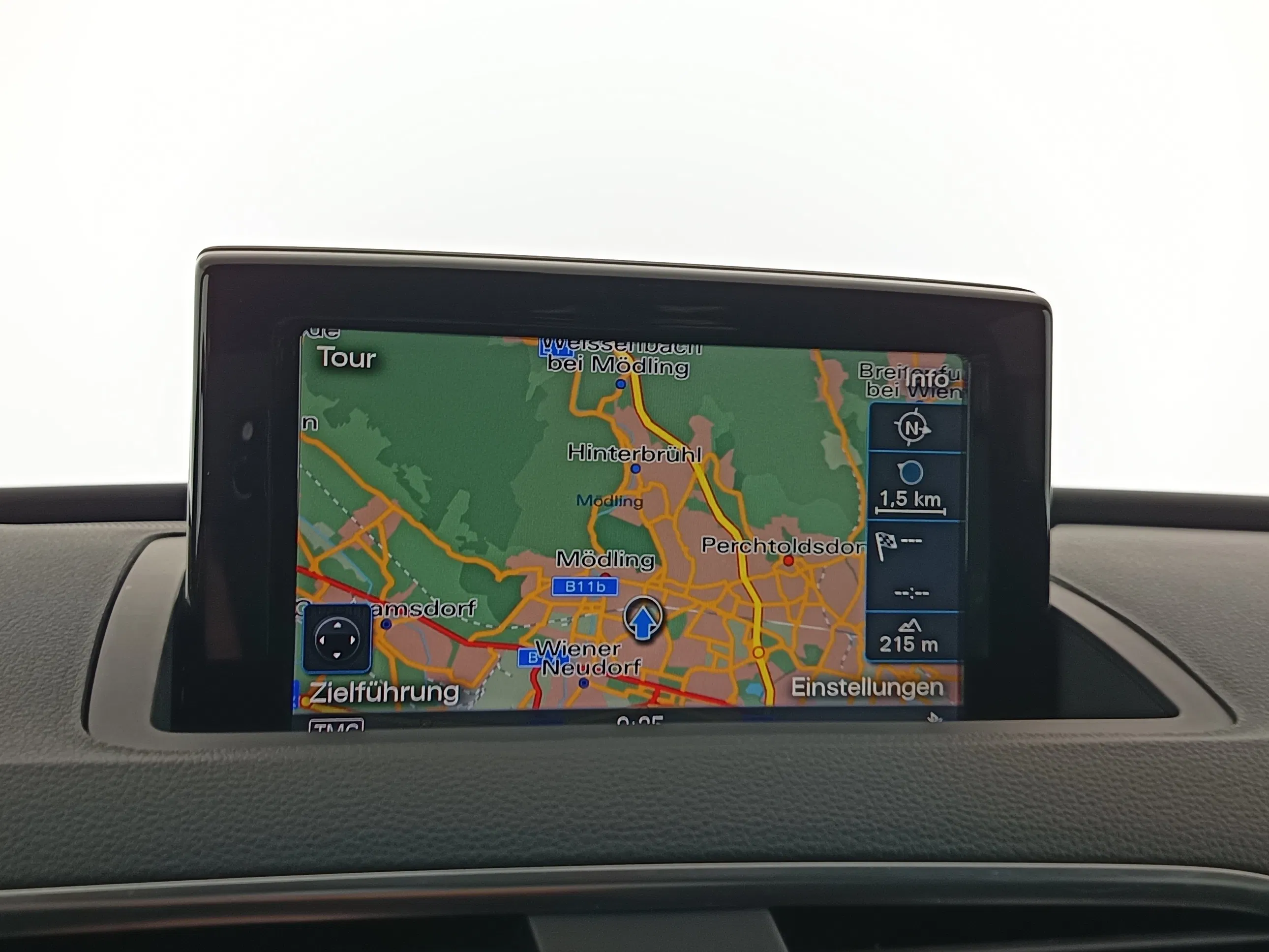 Audi Q3 2.0 TFSI quattro sport | Bild 22 von 30