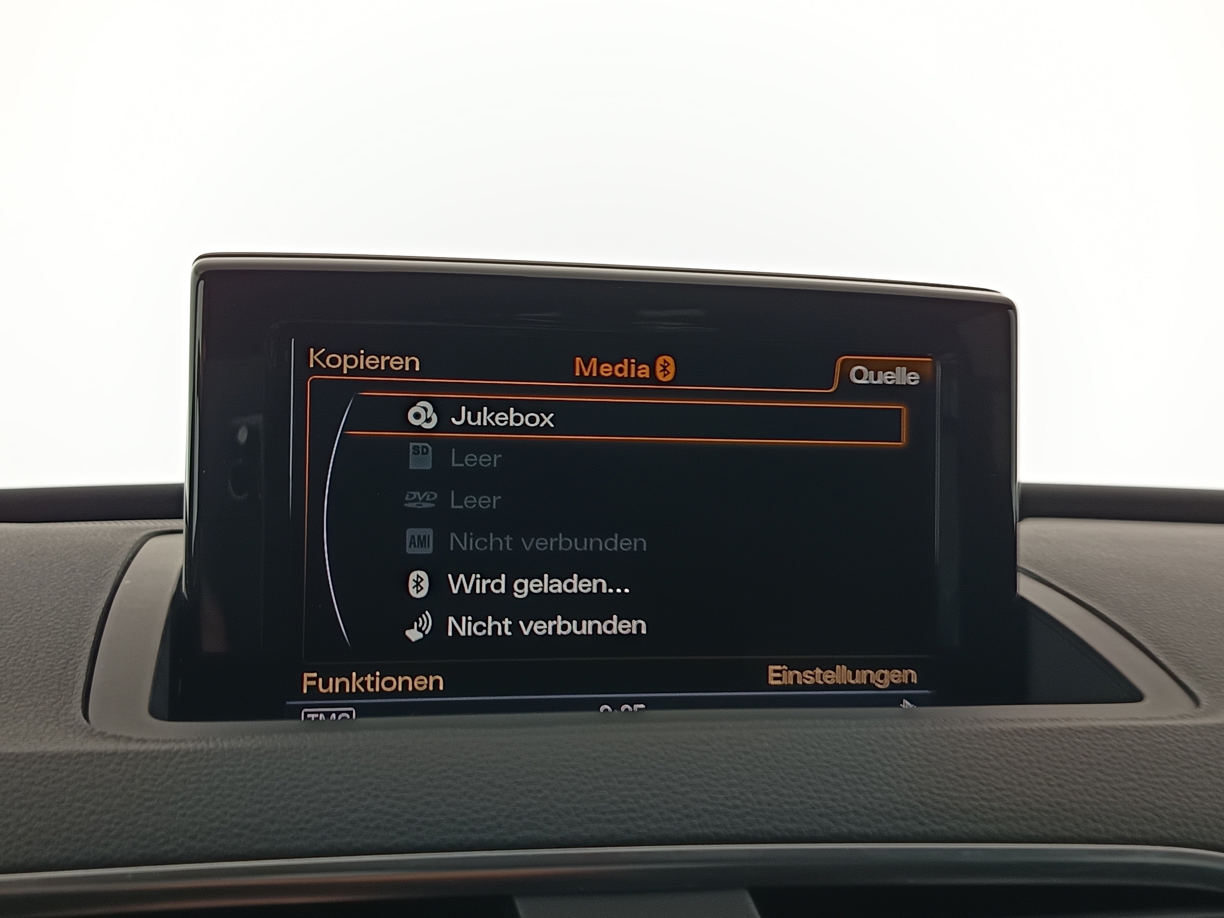 Audi Q3 2.0 TFSI quattro sport | Bild 24 von 30