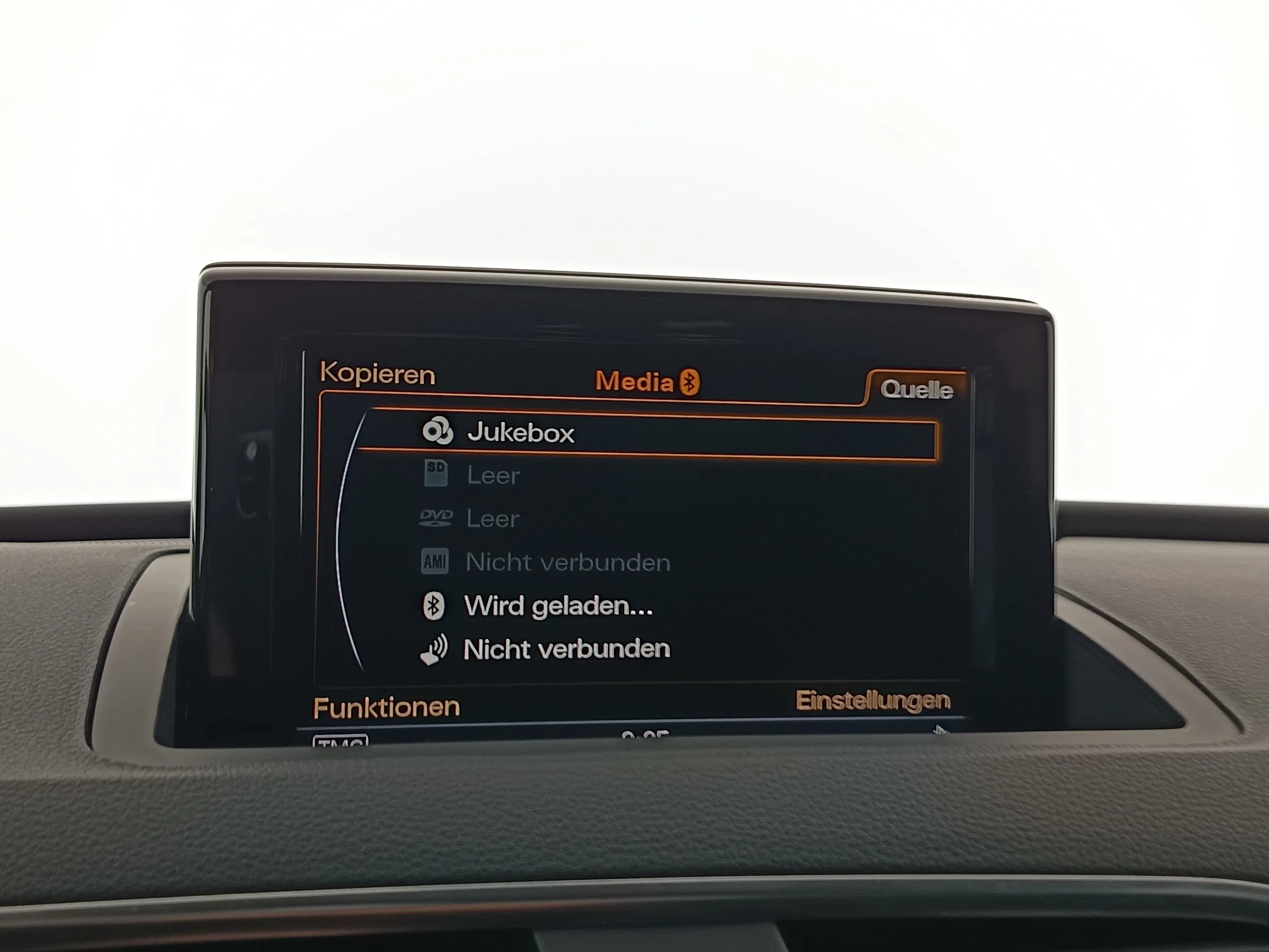 Audi Q3 2.0 TFSI quattro sport | Bild 24 von 30