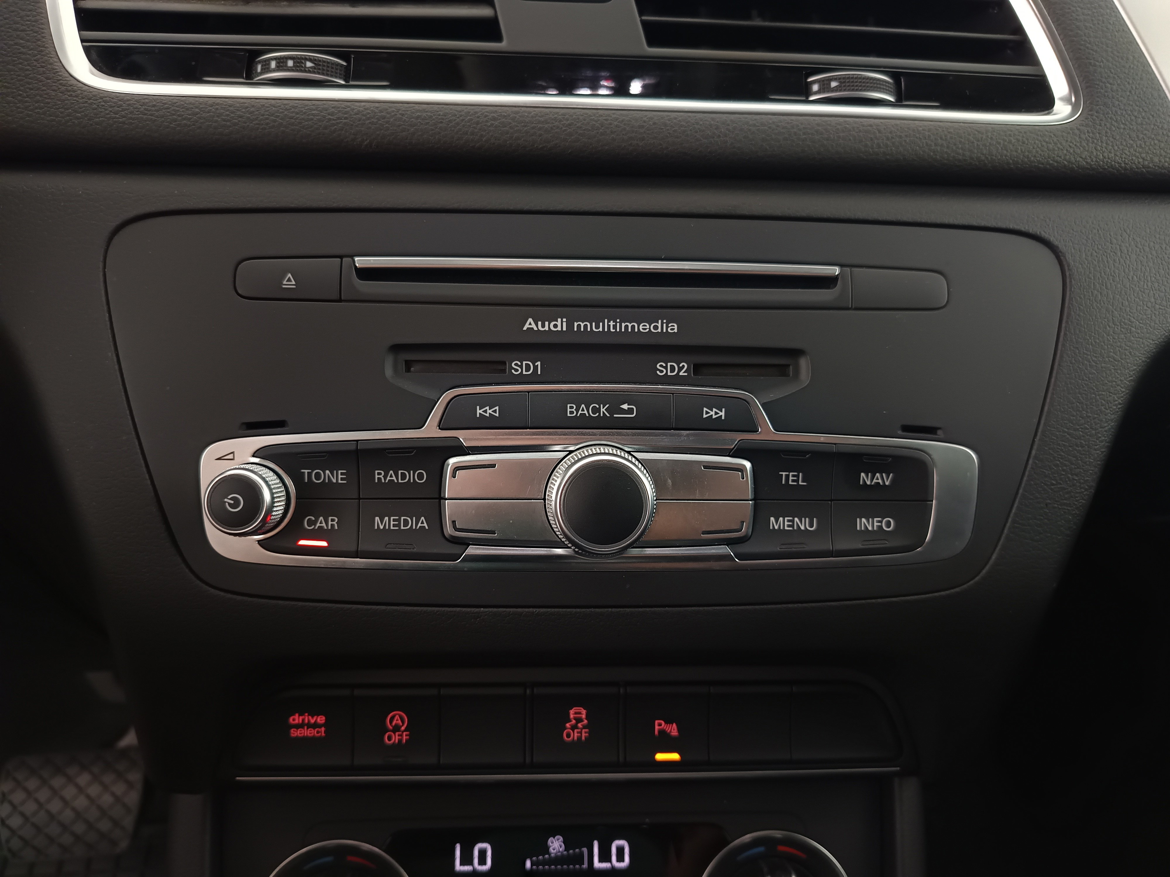 Audi Q3 2.0 TFSI quattro sport | Bild 26 von 30