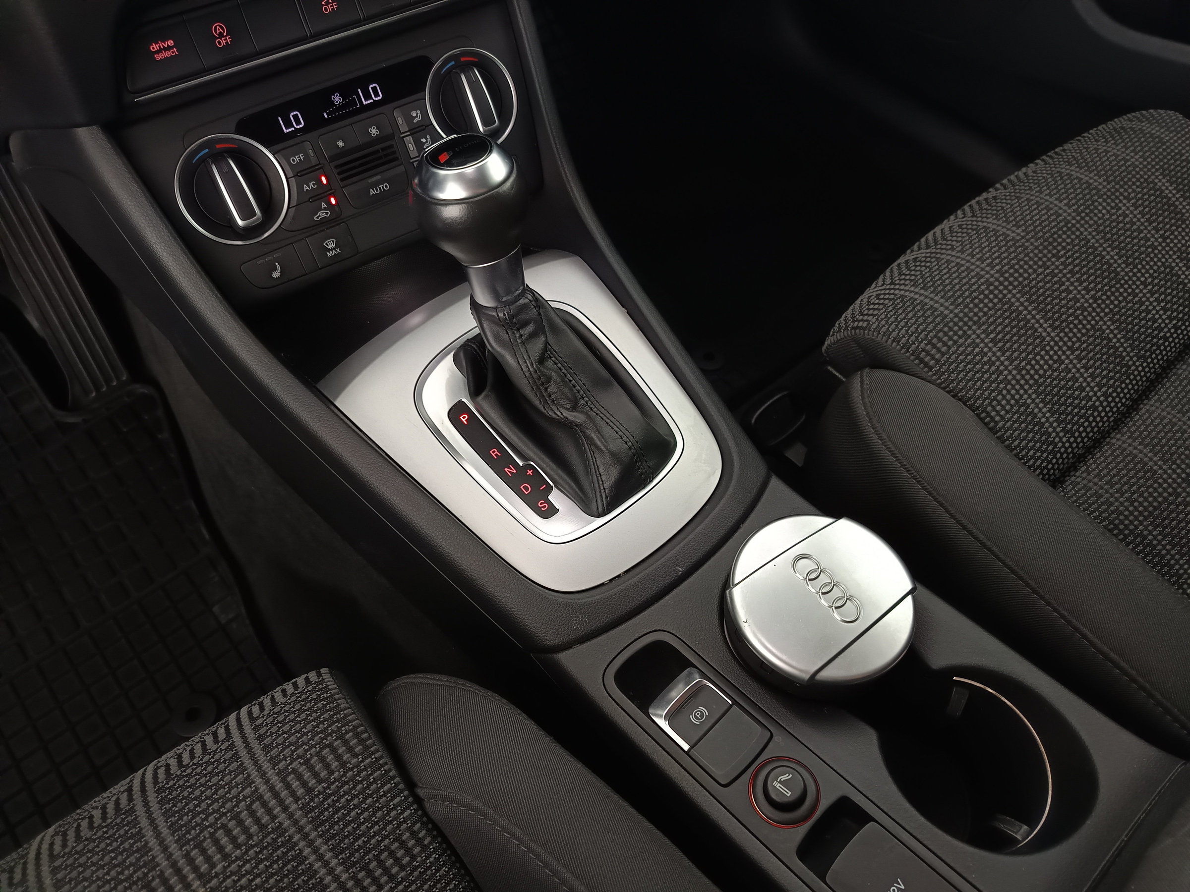 Audi Q3 2.0 TFSI quattro sport | Bild 28 von 30