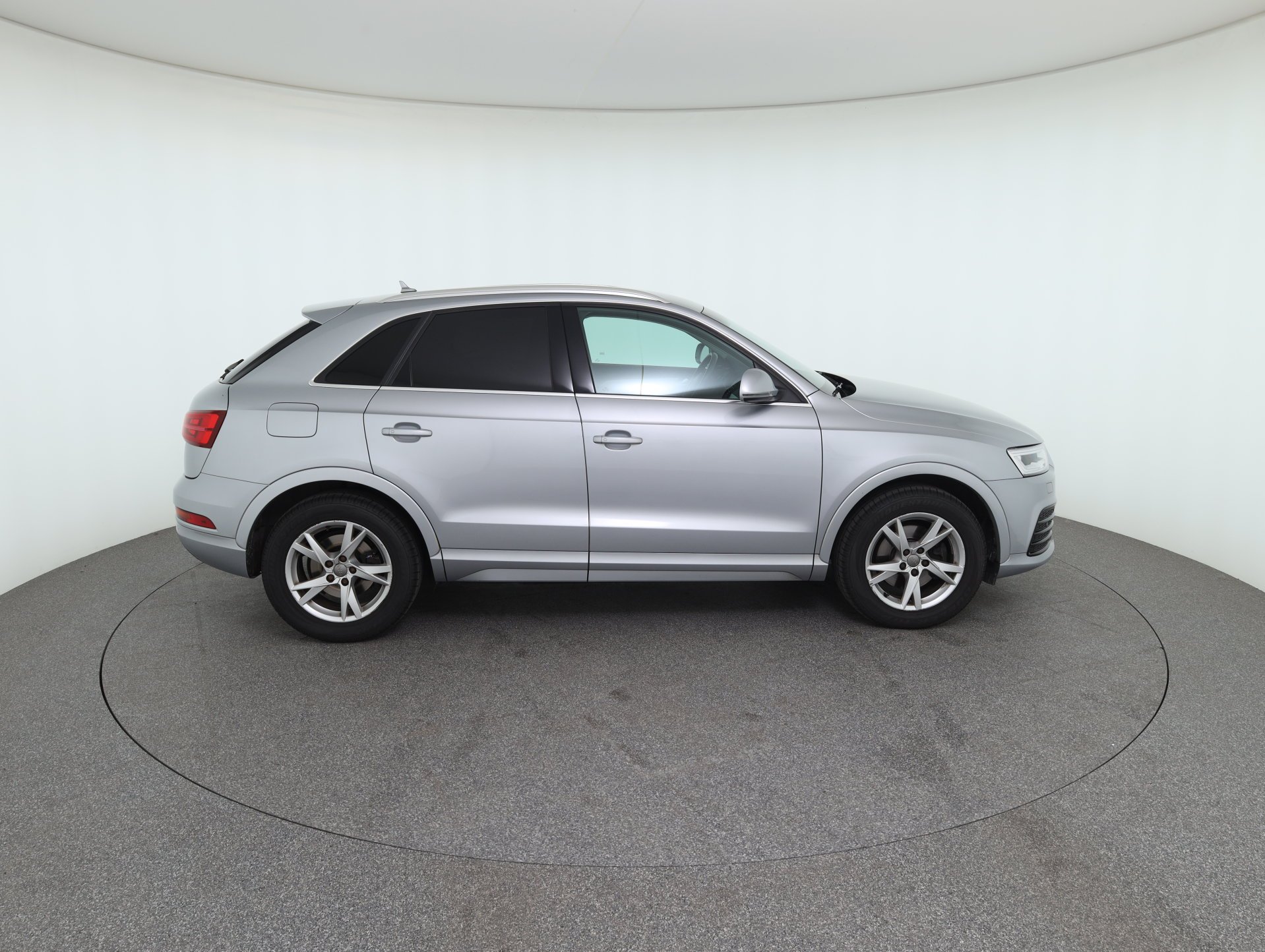 Audi Q3 2.0 TFSI quattro sport | Bild 4 von 30