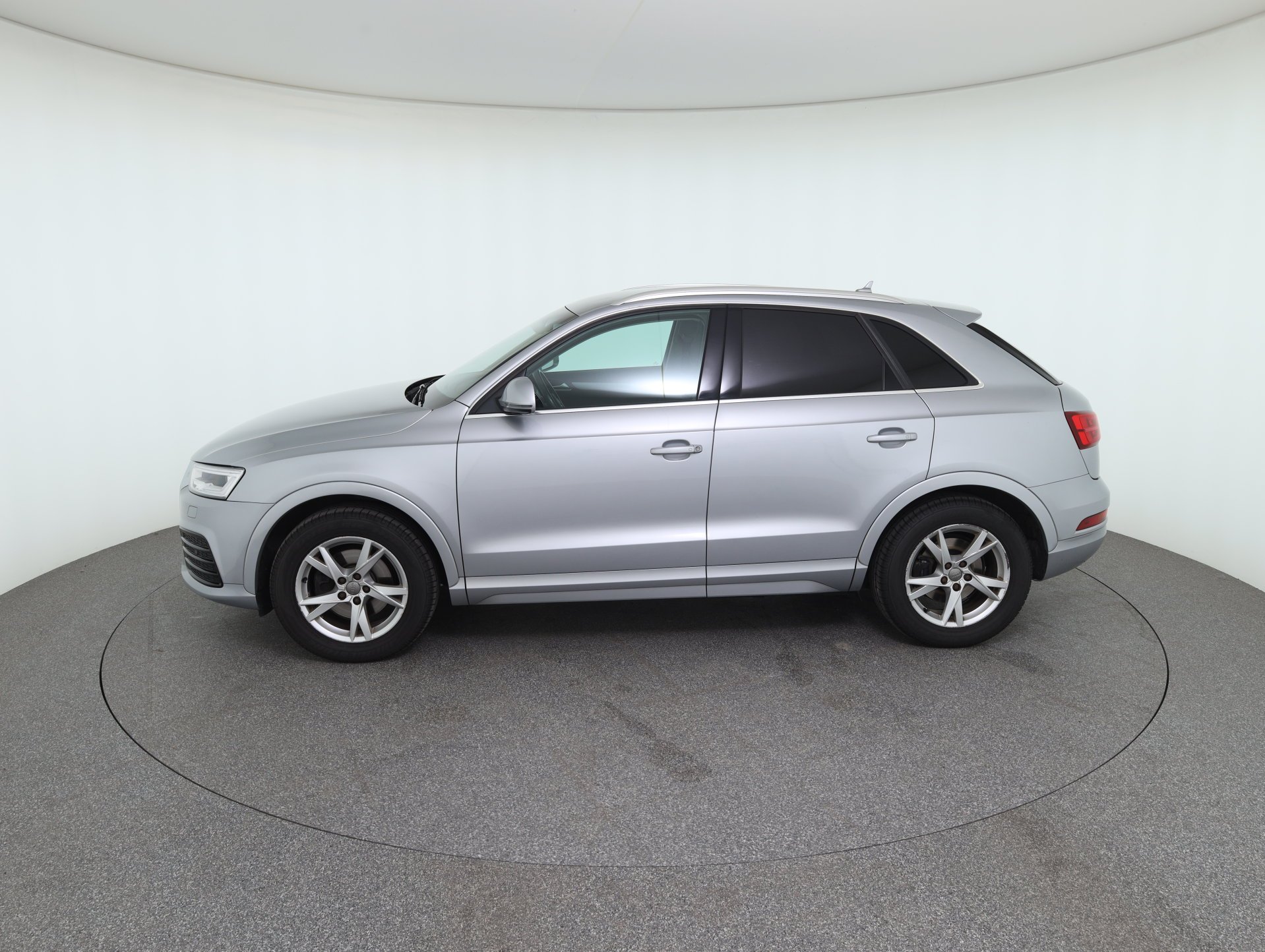 Audi Q3 2.0 TFSI quattro sport | Bild 8 von 30
