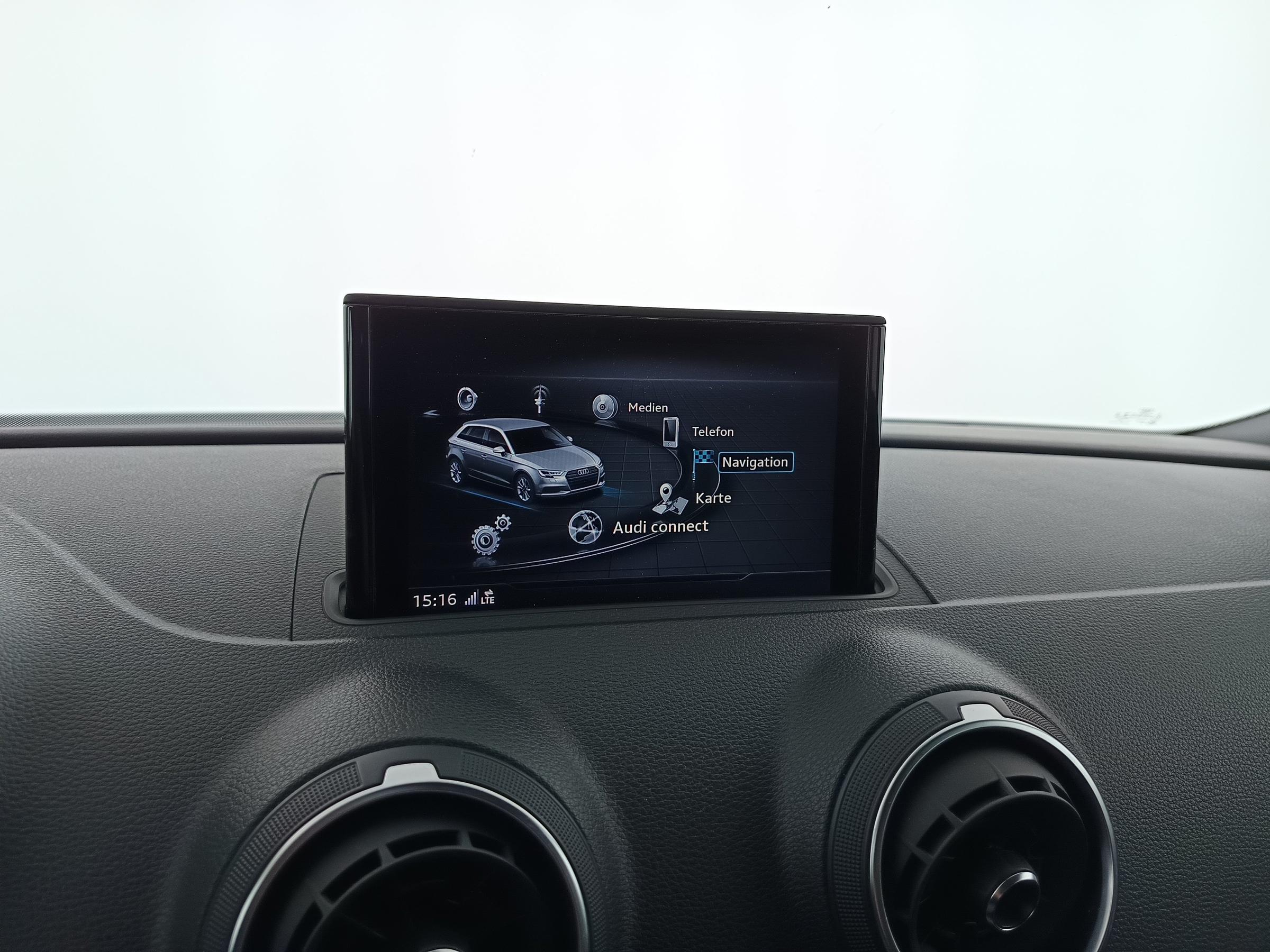 Audi A3 Sportback 2.0 SB 35 TDI | Bild 18 von 24