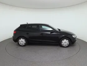 Audi A3 Sportback 2.0 SB 35 TDI | Thumbnail 4 von 24