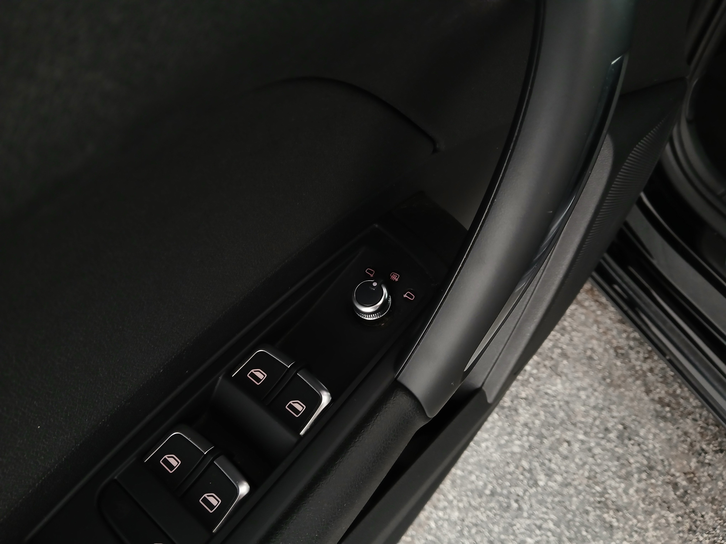 Audi A1 Sportback 1.0 TFSI intense | Bild 11 von 30