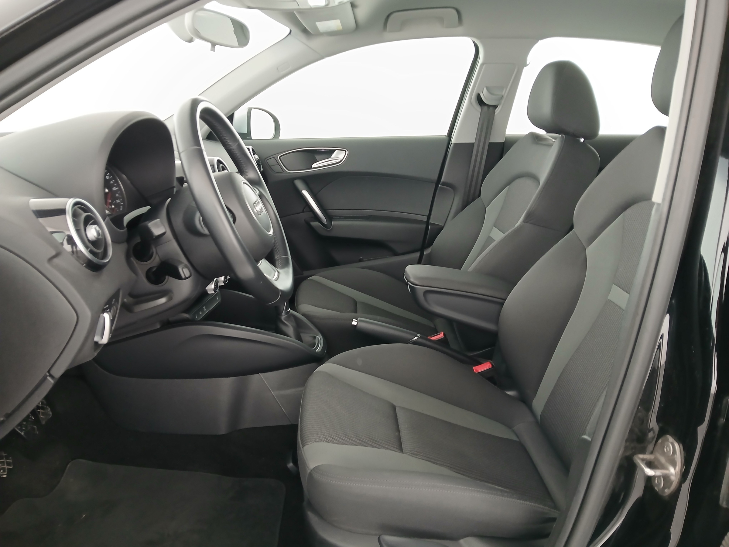 Audi A1 Sportback 1.0 TFSI intense | Bild 13 von 30