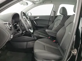 Audi A1 Sportback 1.0 TFSI intense | Thumbnail 13 von 30