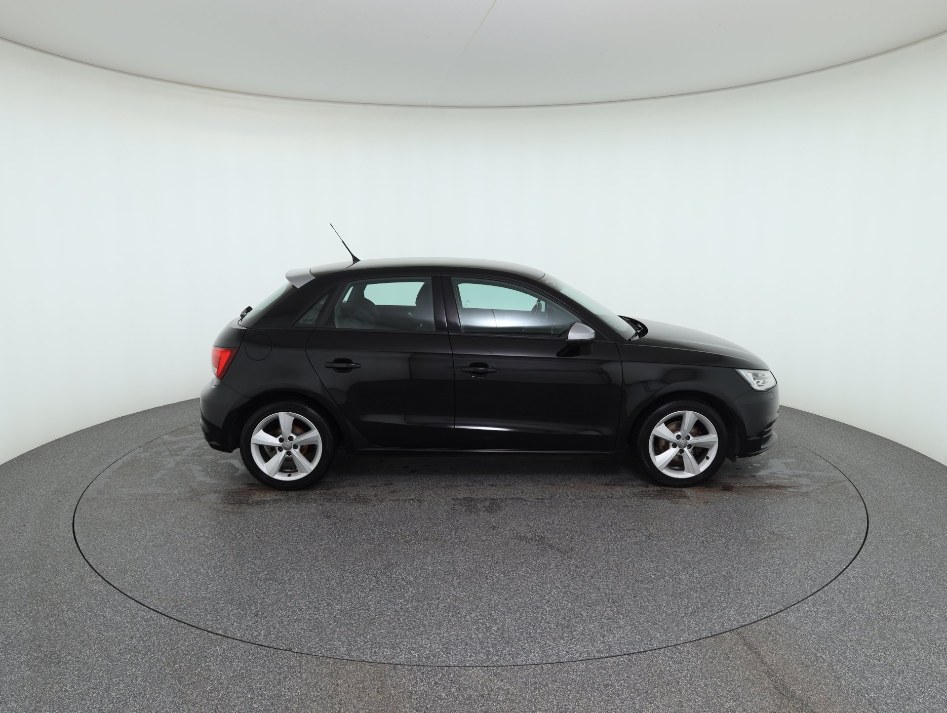 Audi A1 Sportback 1.0 TFSI intense | Bild 4 von 30