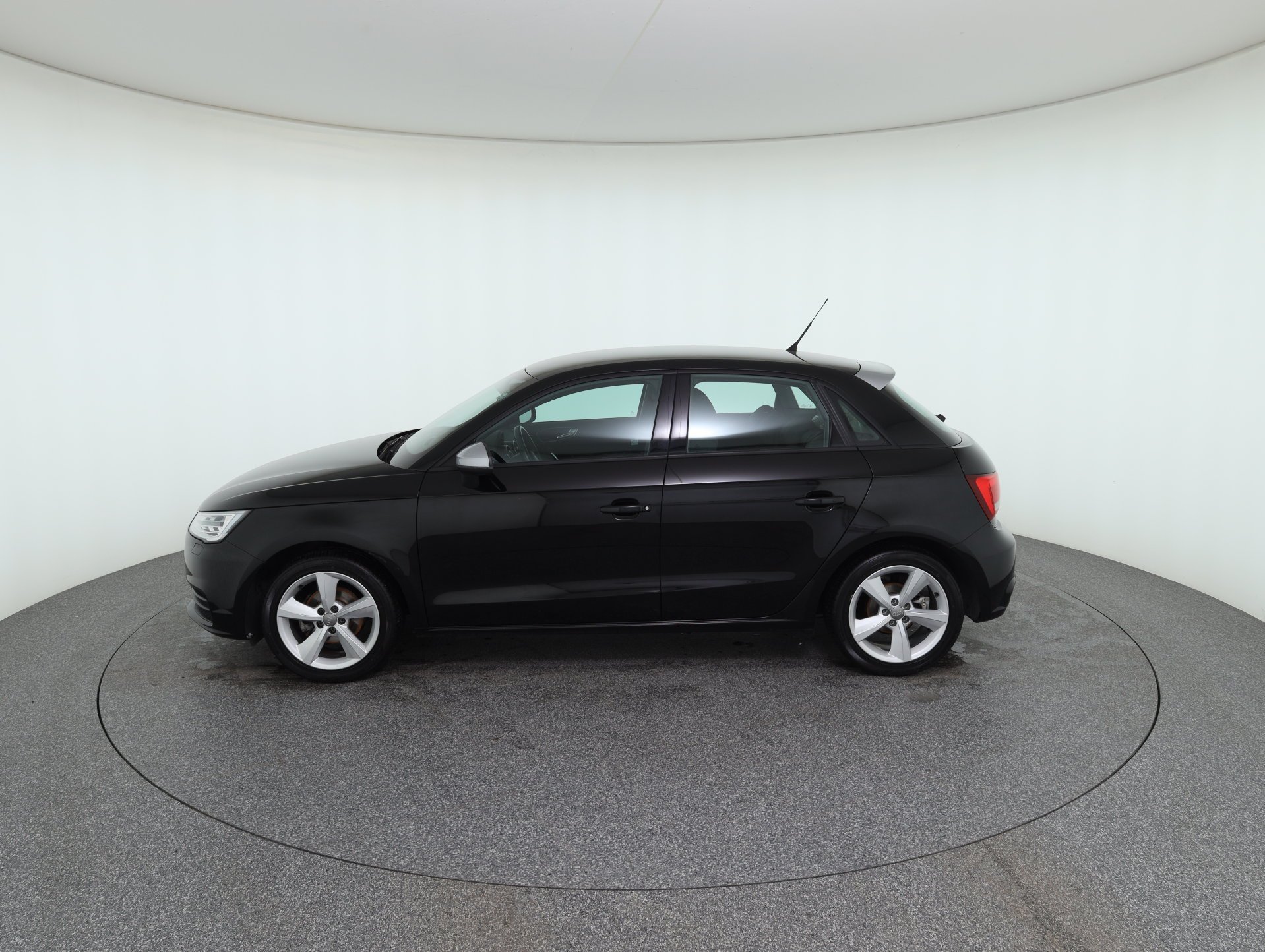 Audi A1 Sportback 1.0 TFSI intense | Bild 8 von 30