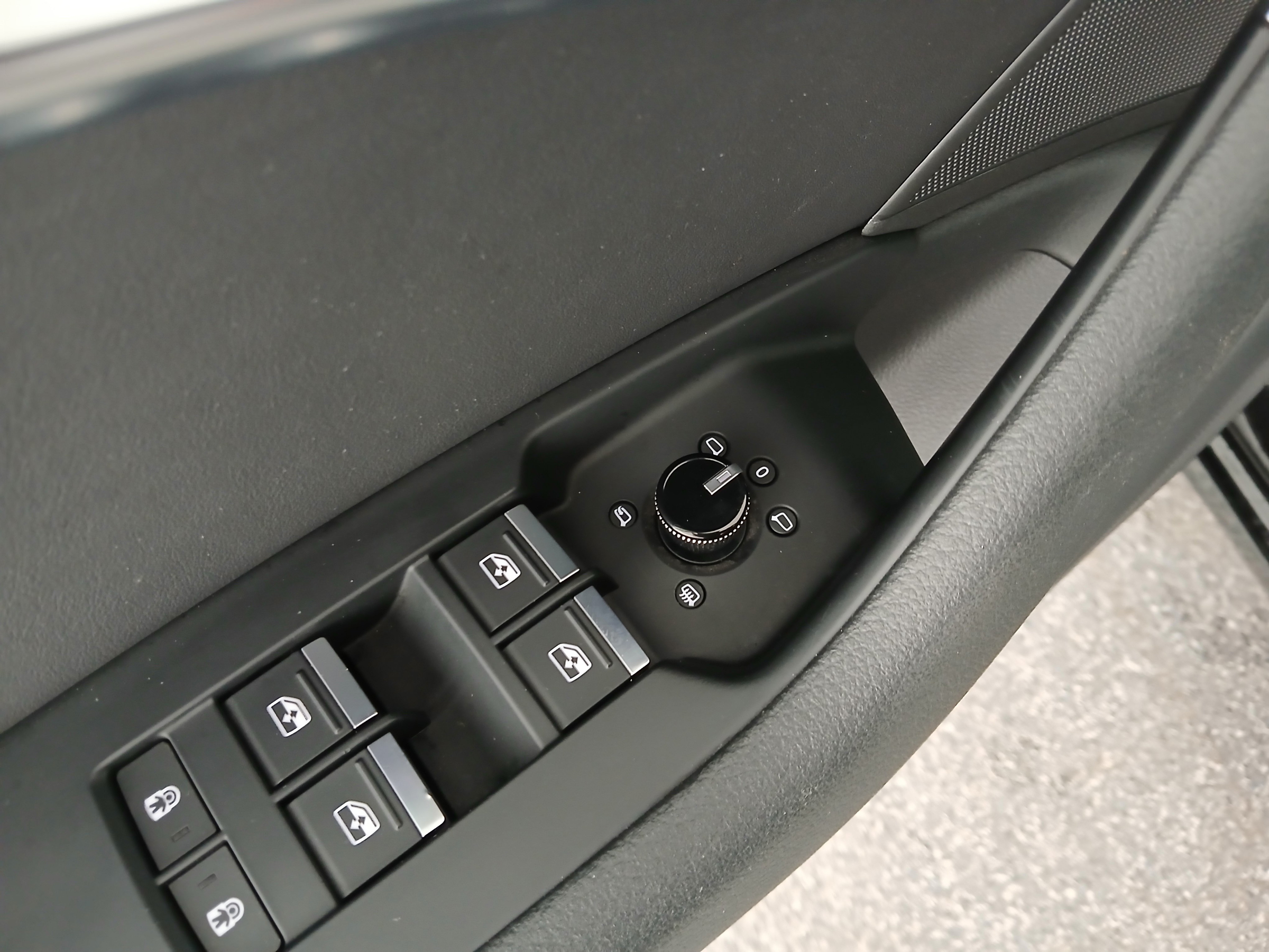 Audi A6 Avant 2.0 TDI ultra | Bild 11 von 30