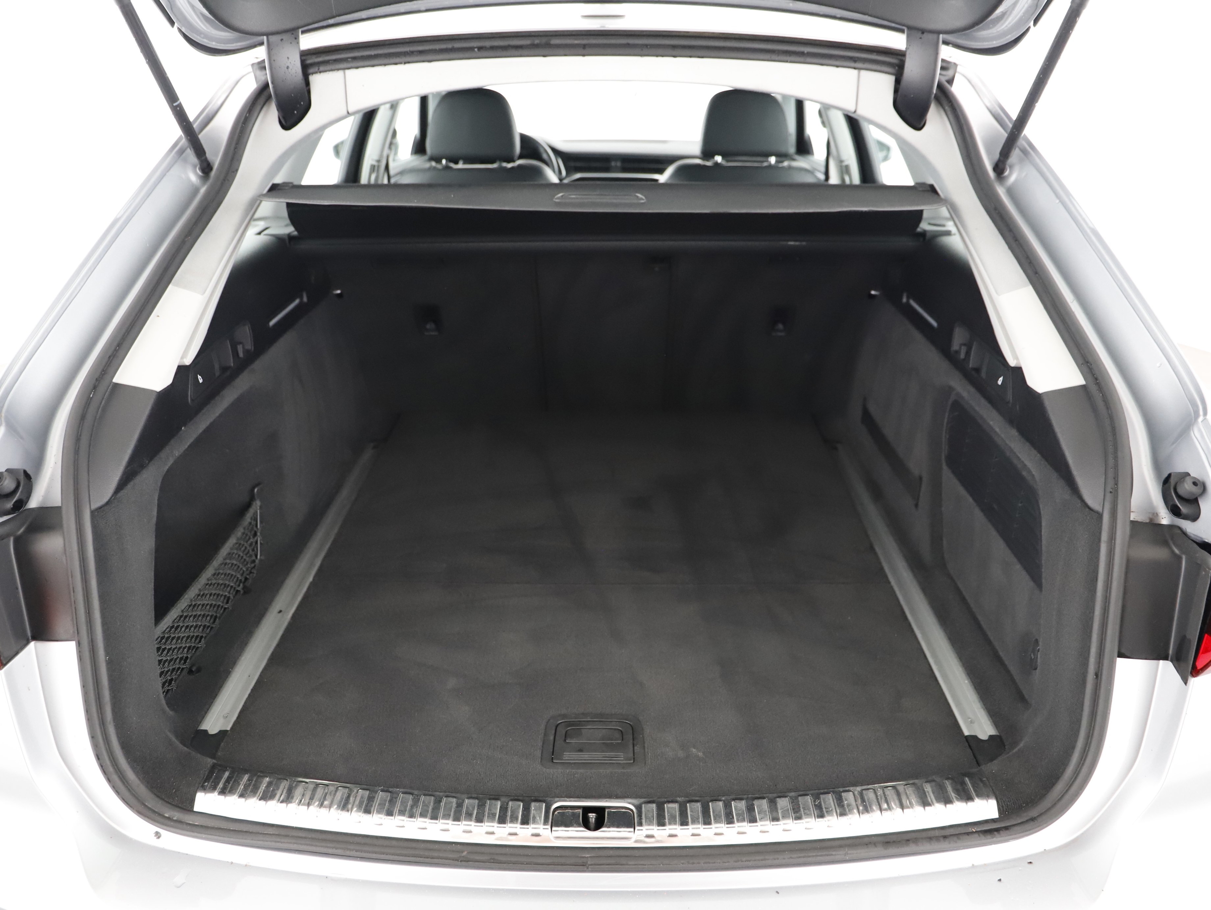 Audi A6 Avant 40 2.0 TDI sport | Bild 13 von 19