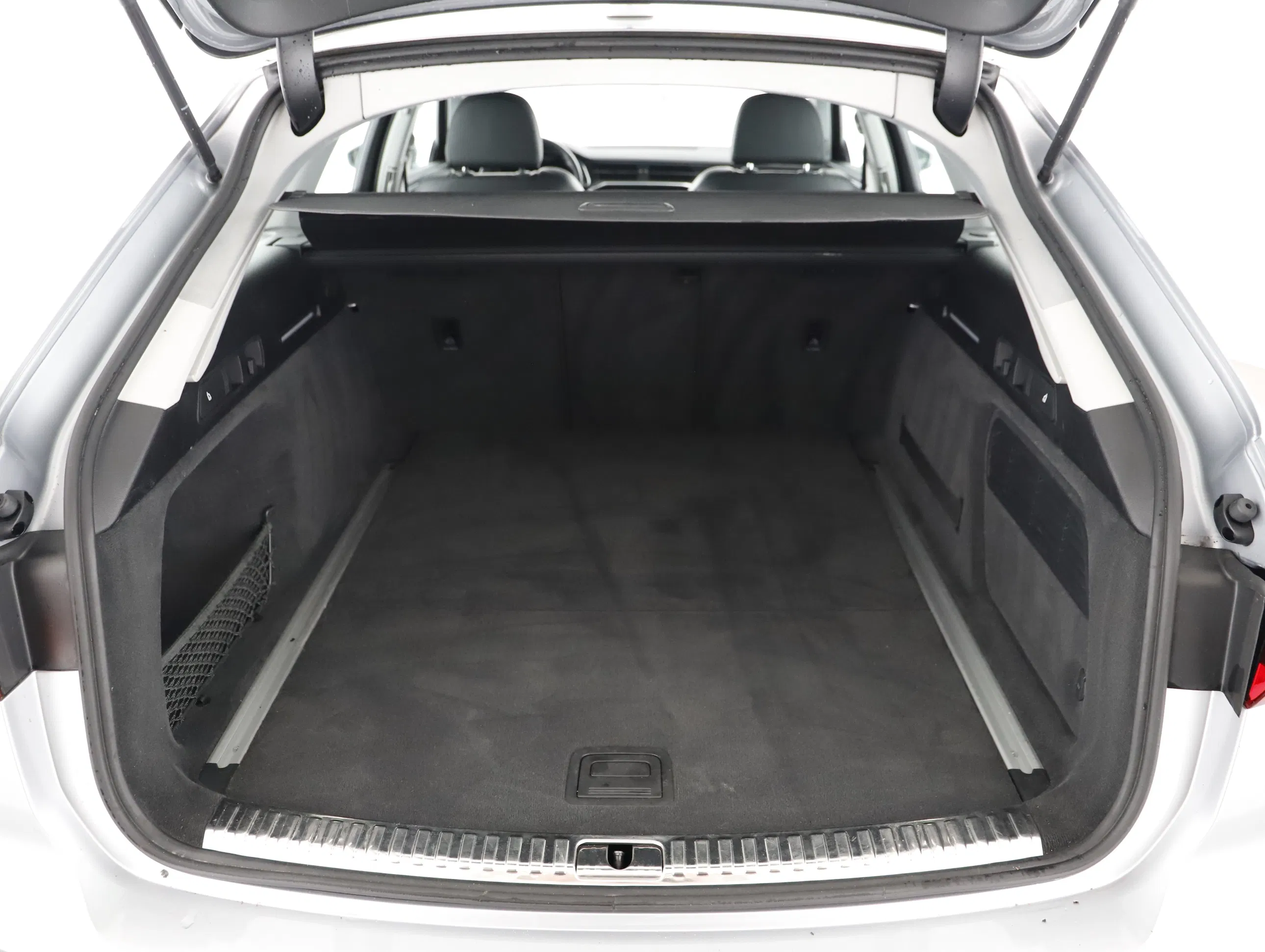 Audi A6 Avant 40 2.0 TDI sport | Bild 13 von 19