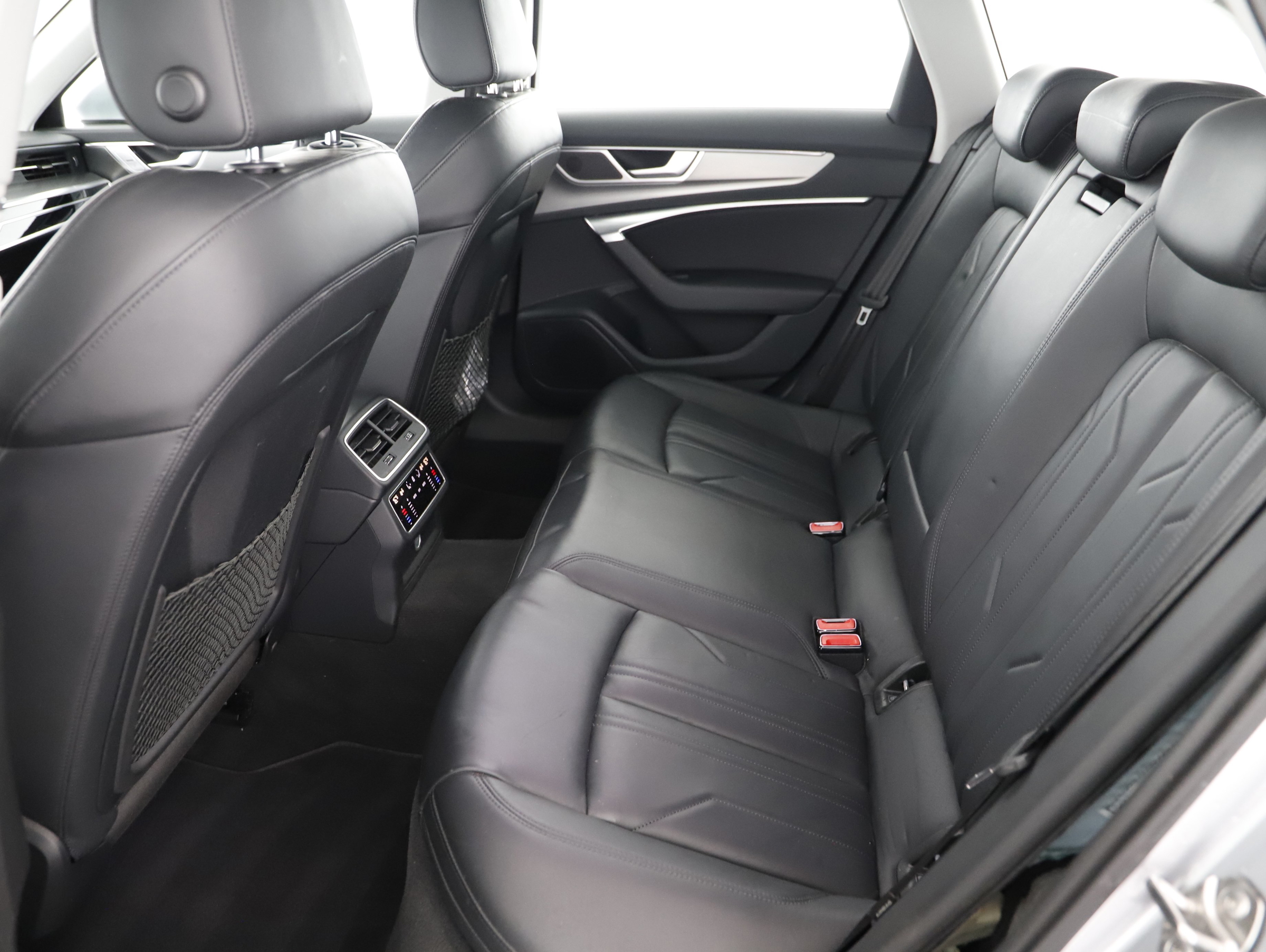 Audi A6 Avant 40 2.0 TDI sport | Bild 2 von 19