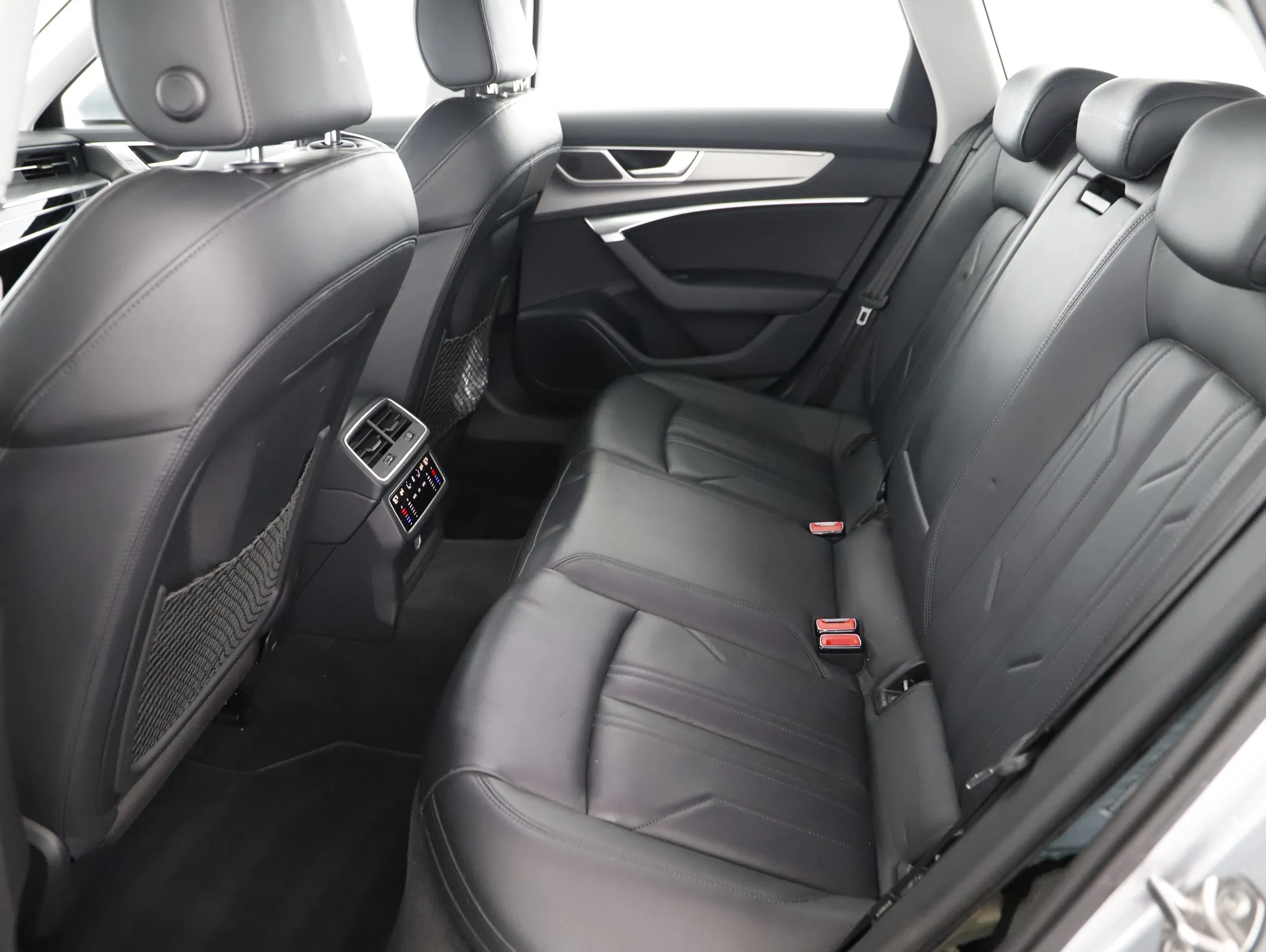 Audi A6 Avant 40 2.0 TDI sport | Bild 2 von 19