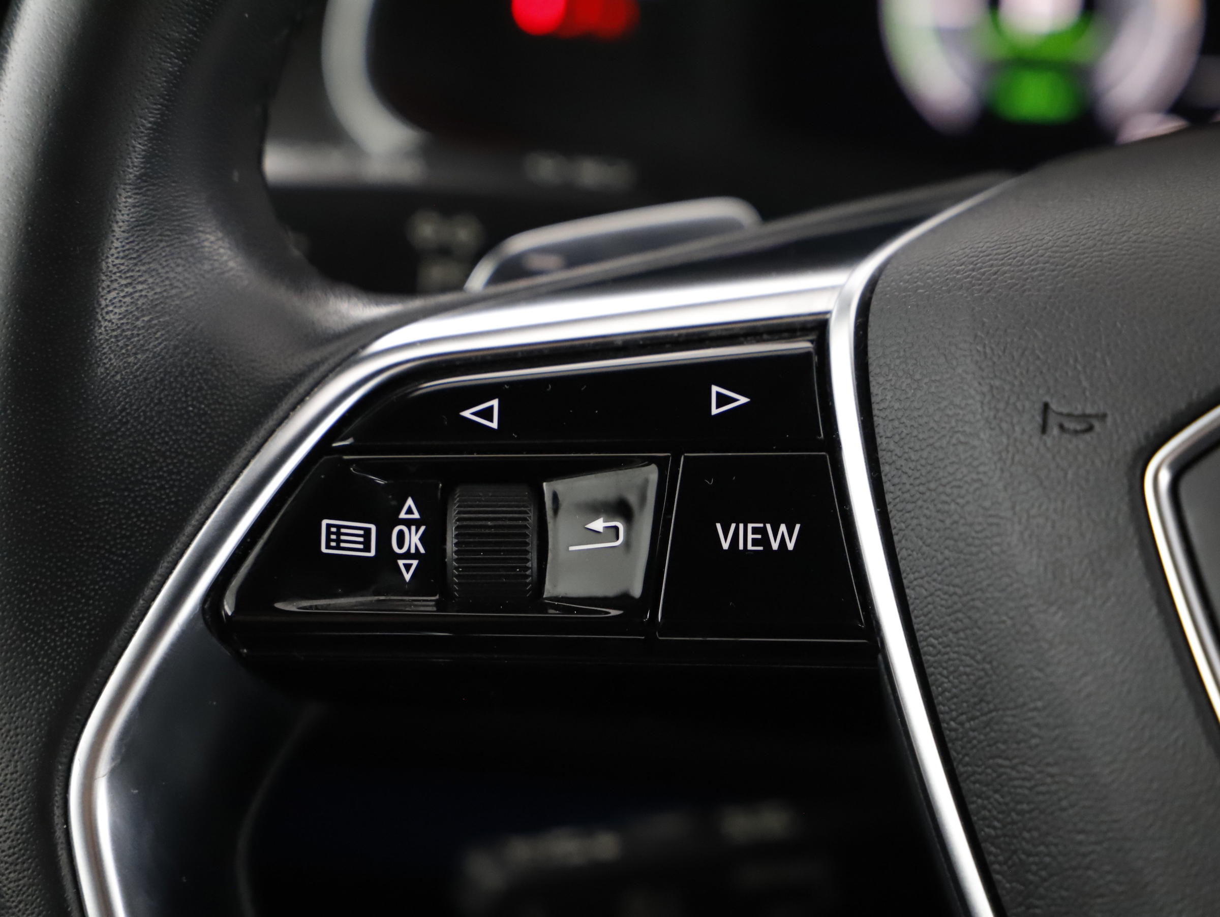 Audi A6 50 2.0 TFSI e quattro design | Bild 12 von 24