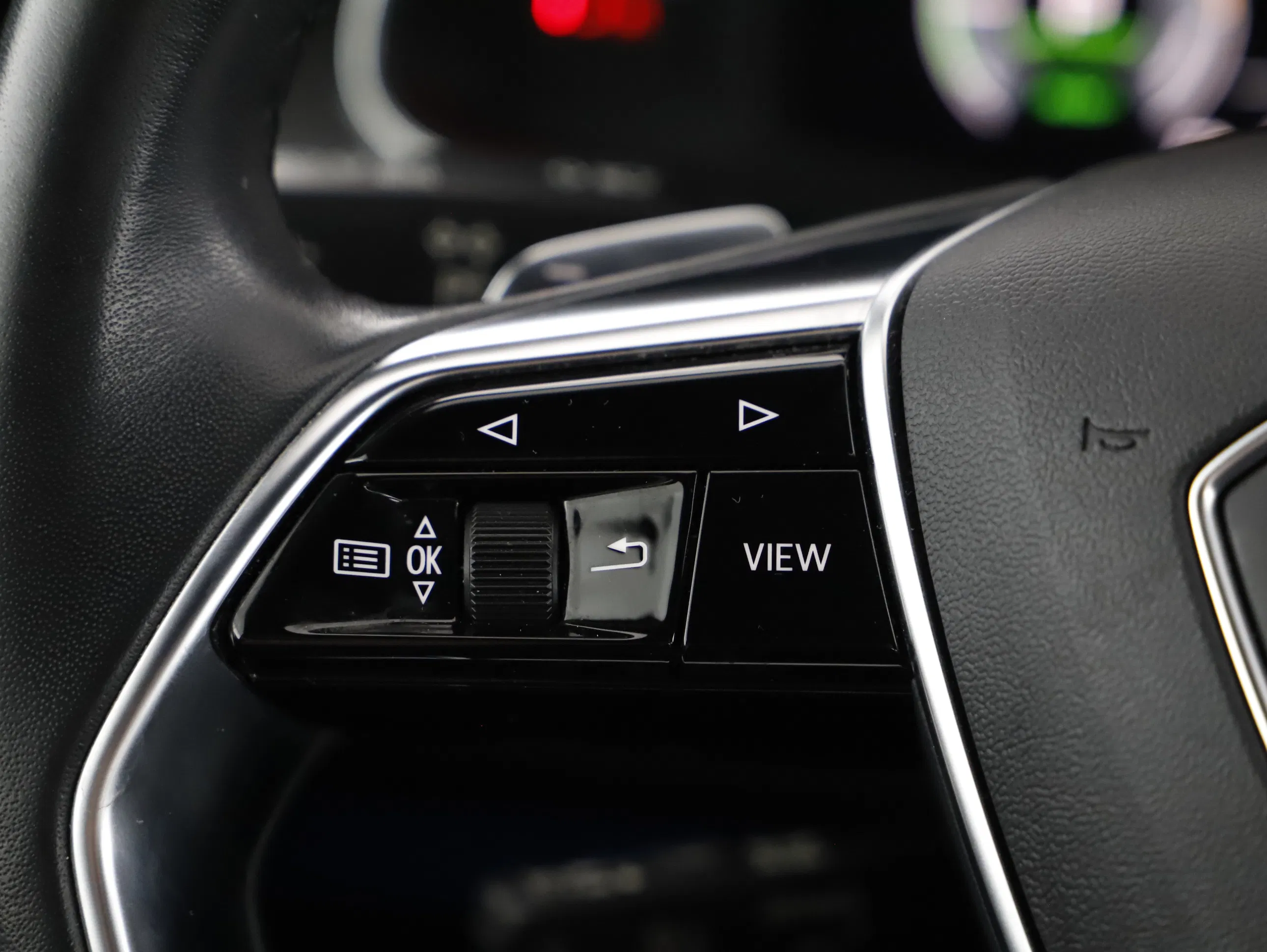 Audi A6 50 2.0 TFSI e quattro design | Bild 12 von 24