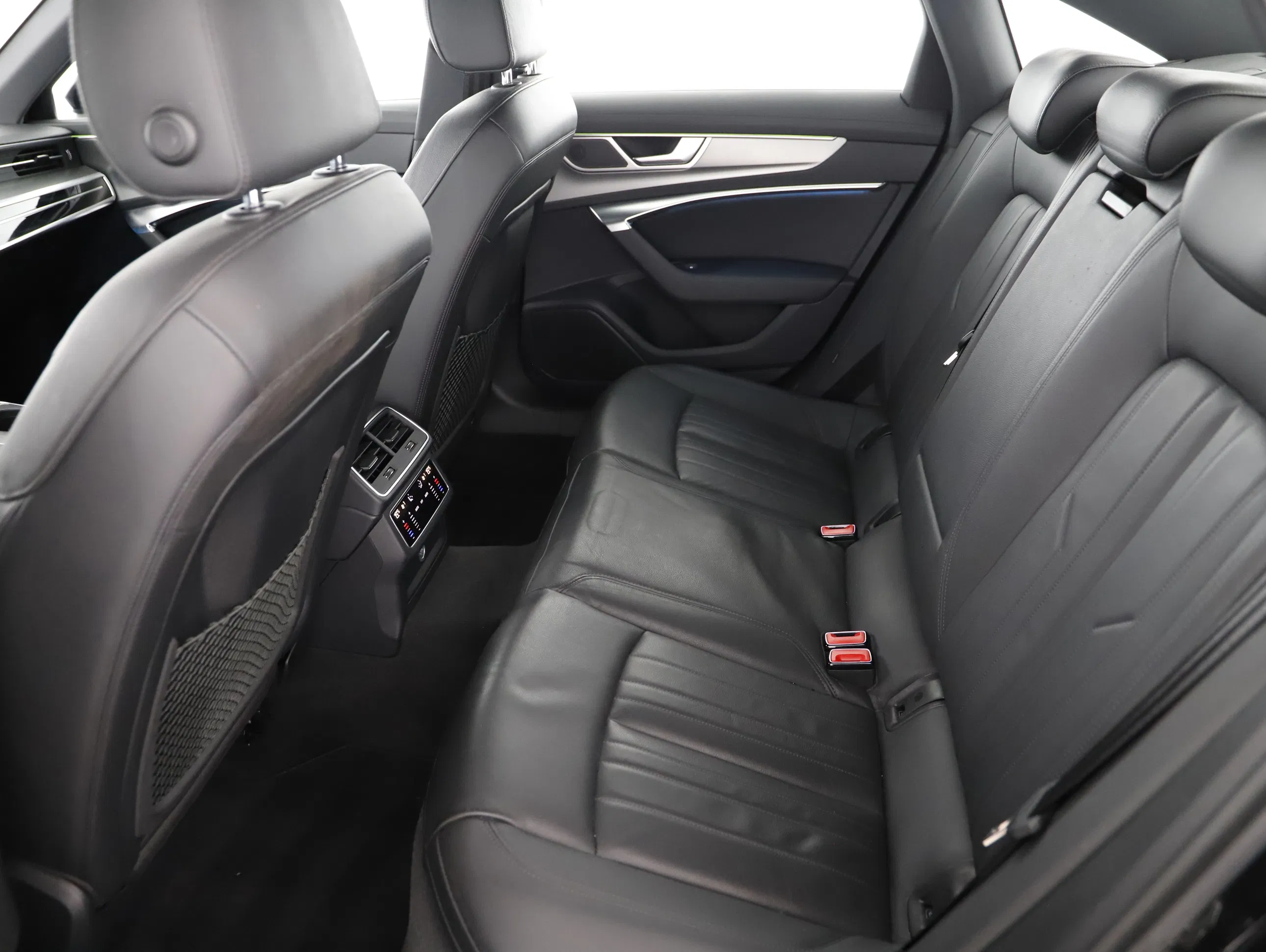 Audi A6 50 2.0 TFSI e quattro design | Bild 3 von 24