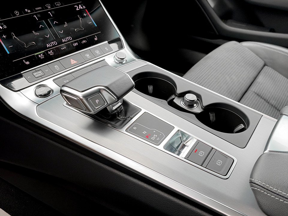 Audi A6 Avant 40 2.0 TDI quattro sport | Bild 17 von 24