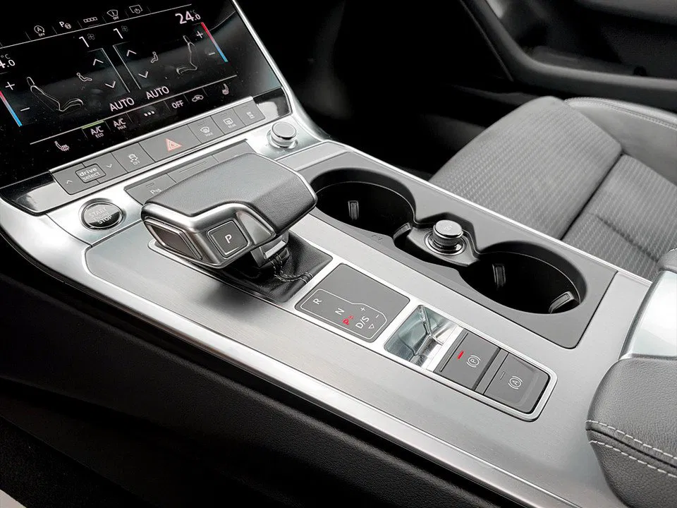 Audi A6 Avant 40 2.0 TDI quattro sport | Bild 17 von 24