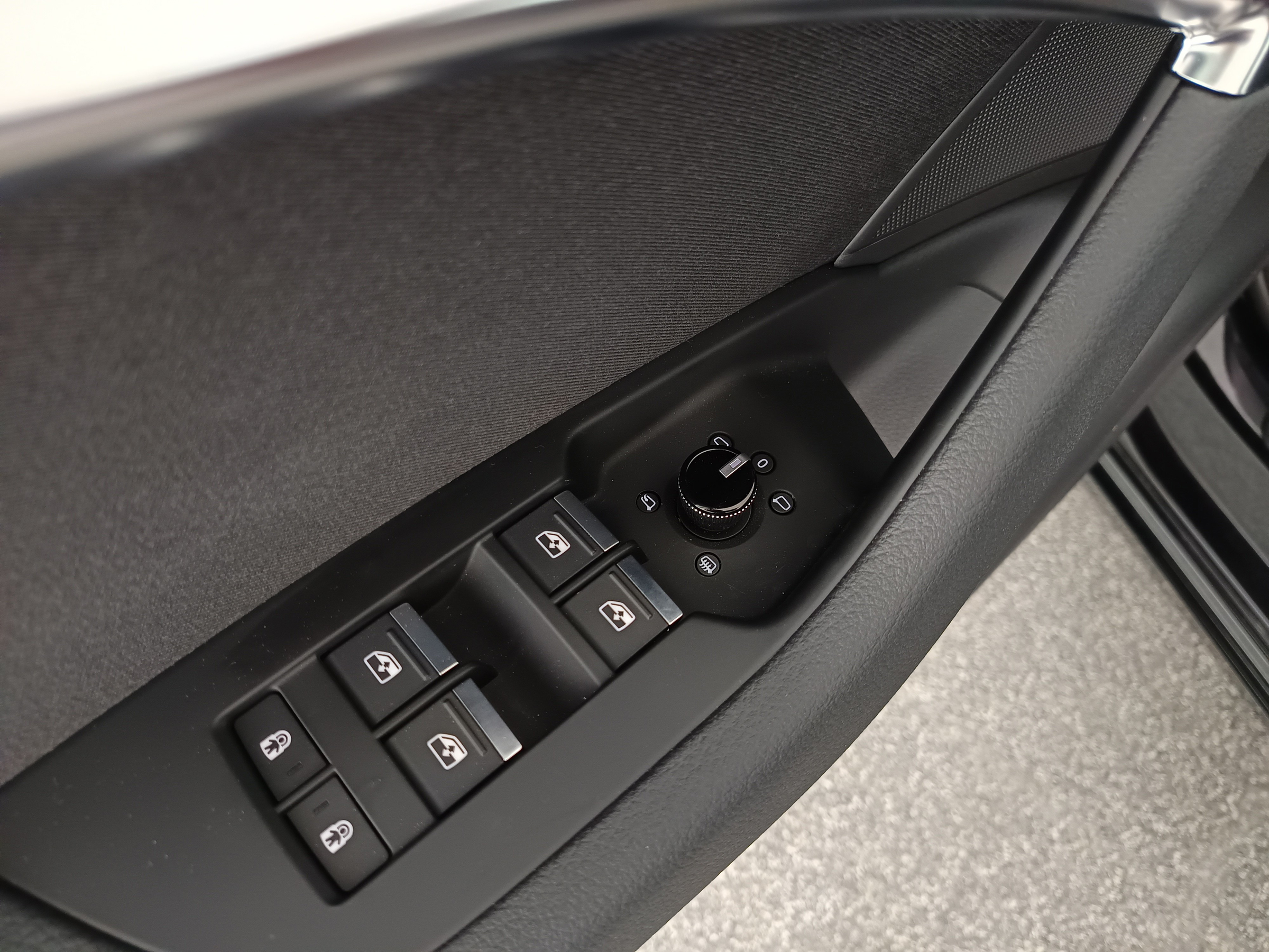 Audi A6 Avant 40 2.0 TDI sport | Bild 12 von 31