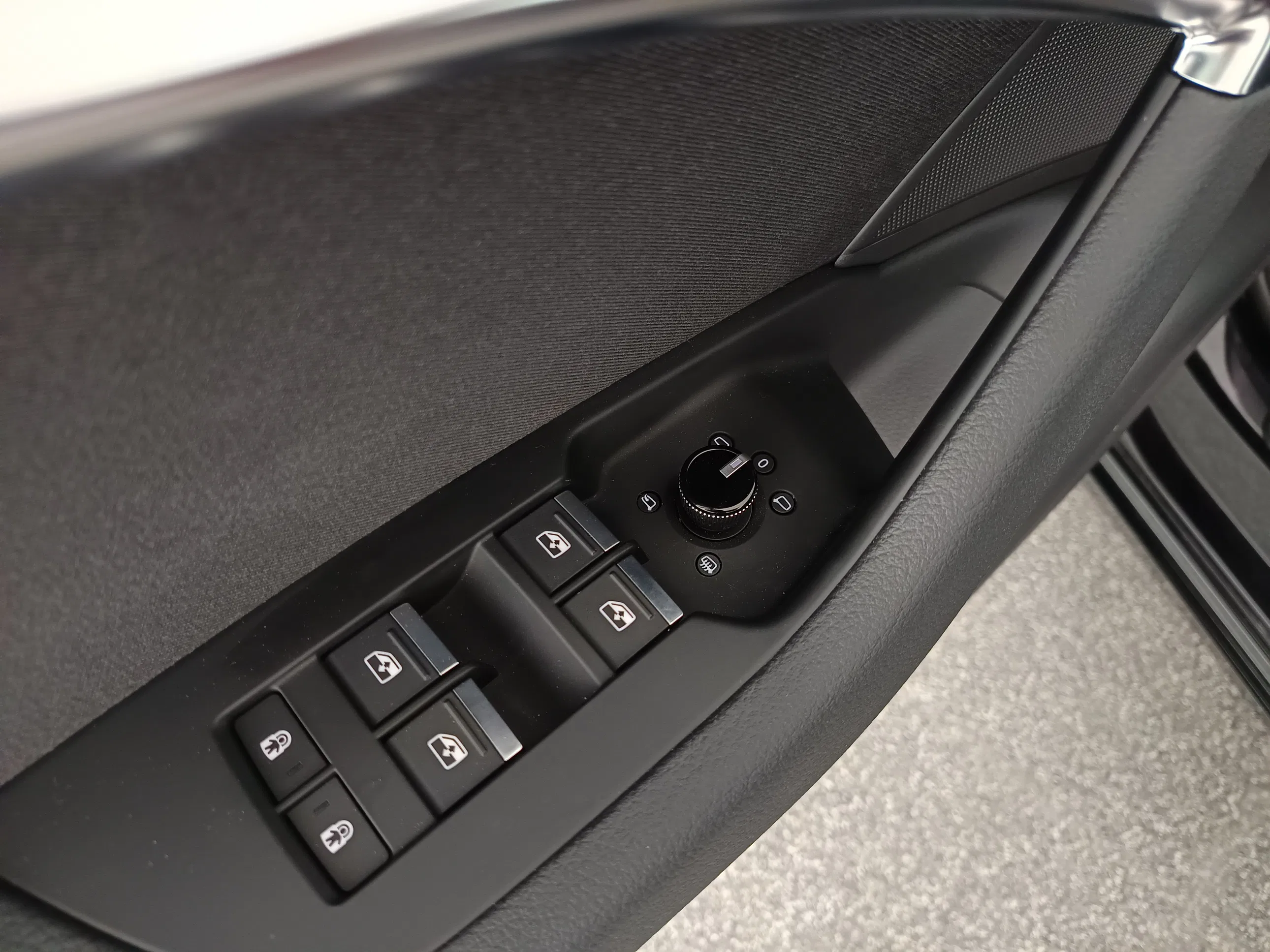 Audi A6 Avant 40 2.0 TDI sport | Bild 12 von 31