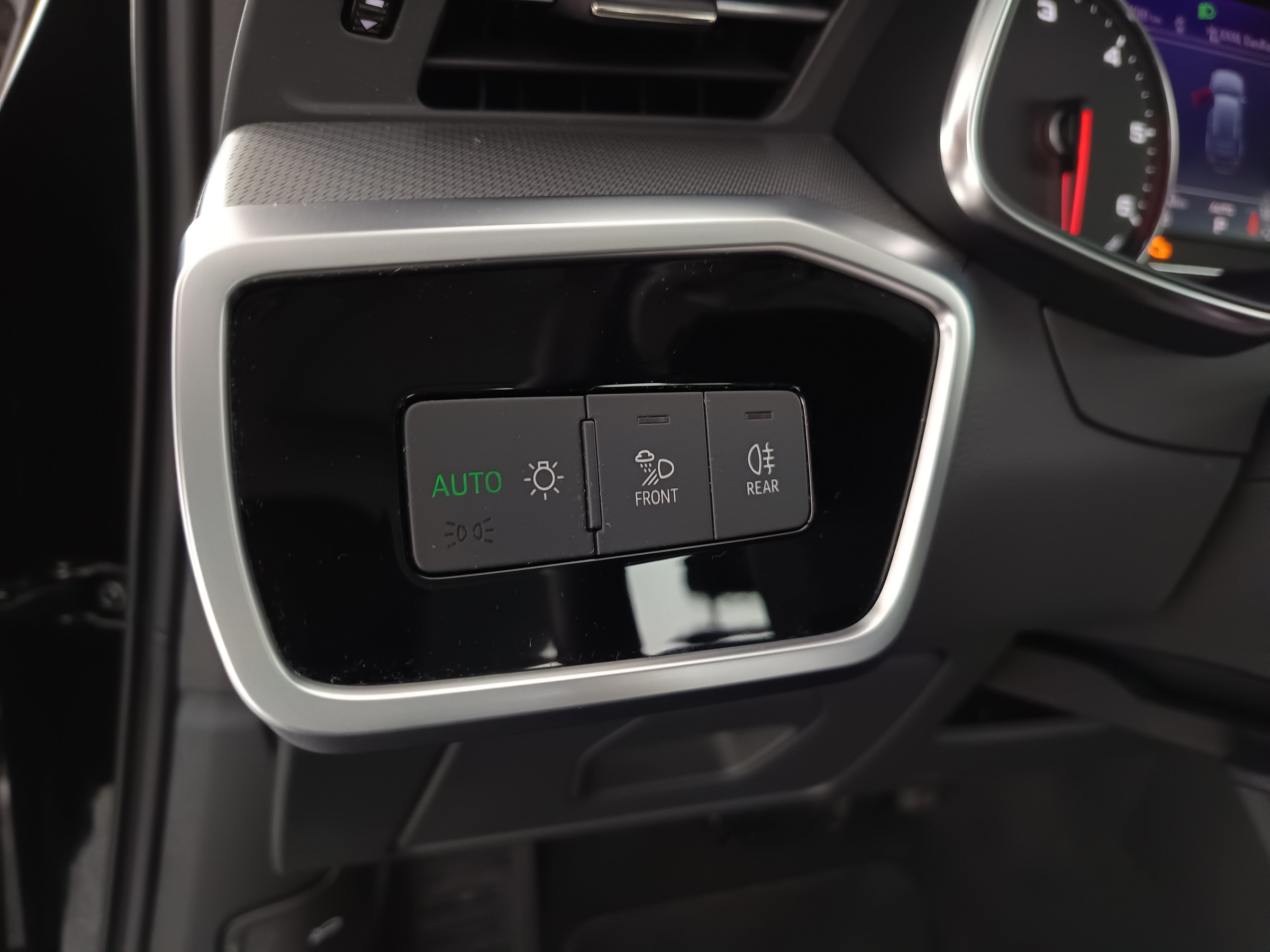 Audi A6 Avant 40 2.0 TDI sport | Bild 13 von 31