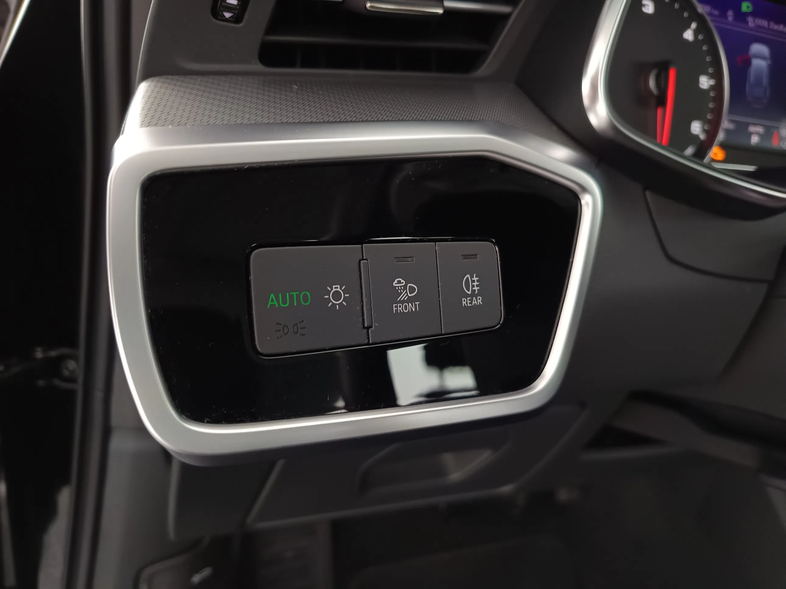 Audi A6 Avant 40 2.0 TDI sport | Bild 13 von 31