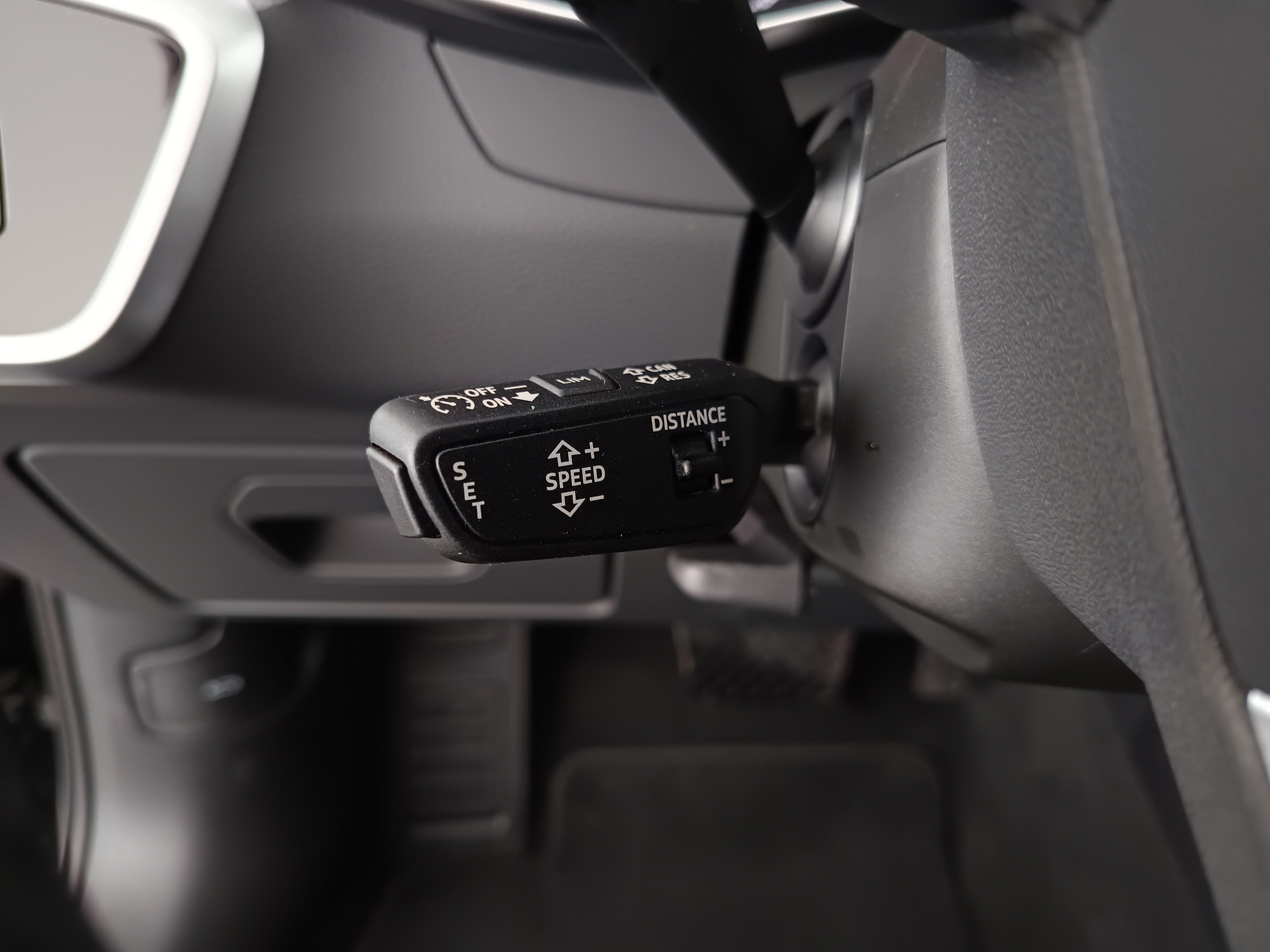 Audi A6 Avant 40 2.0 TDI sport | Bild 16 von 31