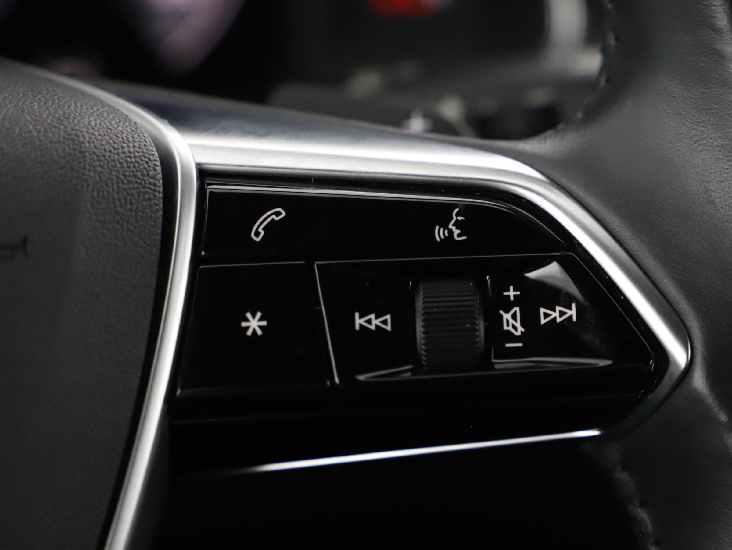 Audi A6 Avant 40 2.0 TDI quattro design | Bild 26 von 31