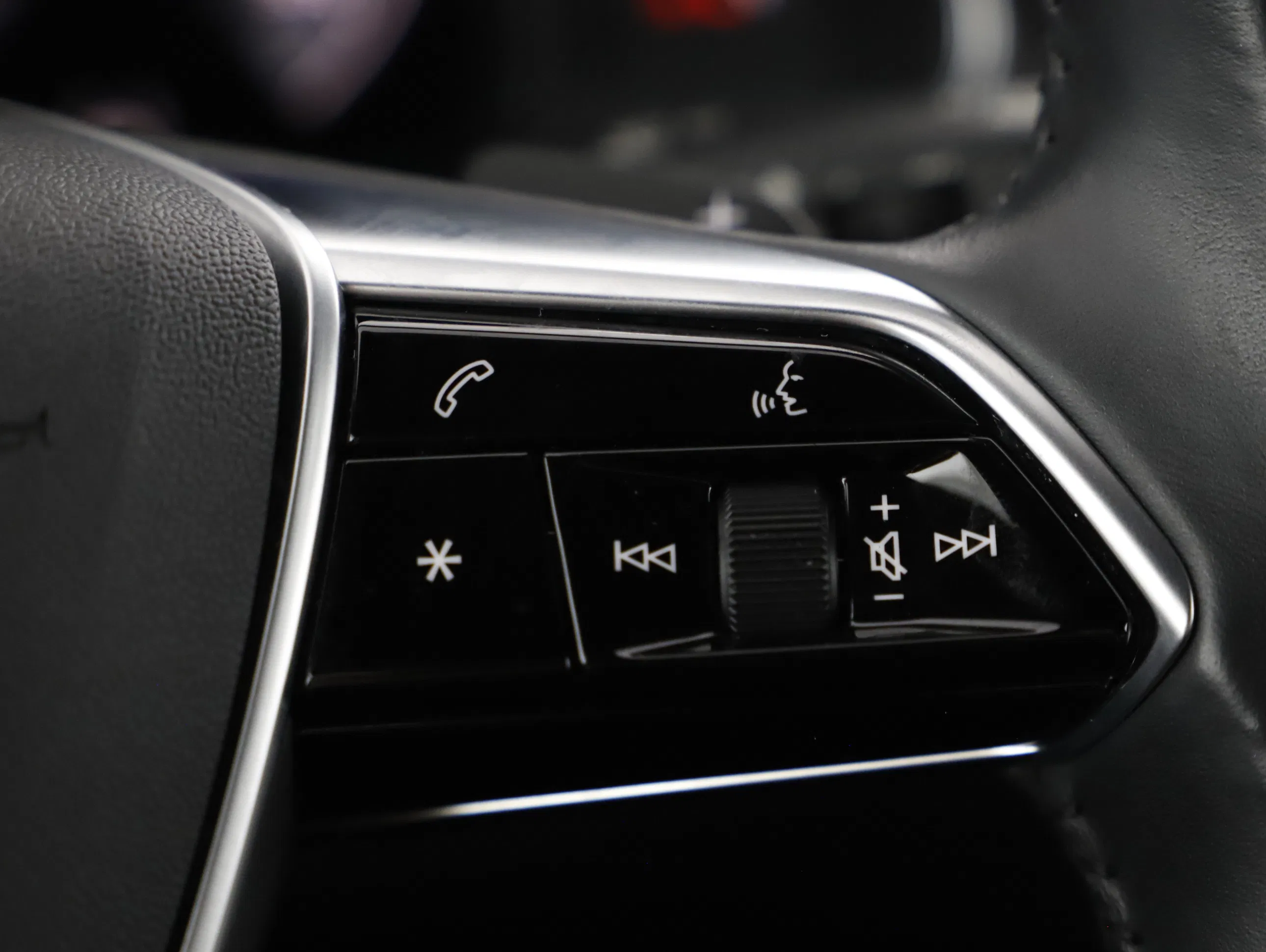 Audi A6 Avant 40 2.0 TDI quattro design | Bild 26 von 31