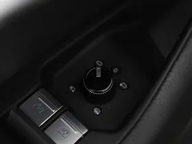 Audi A6 Avant 40 2.0 TDI quattro design | Thumbnail 30 von 31