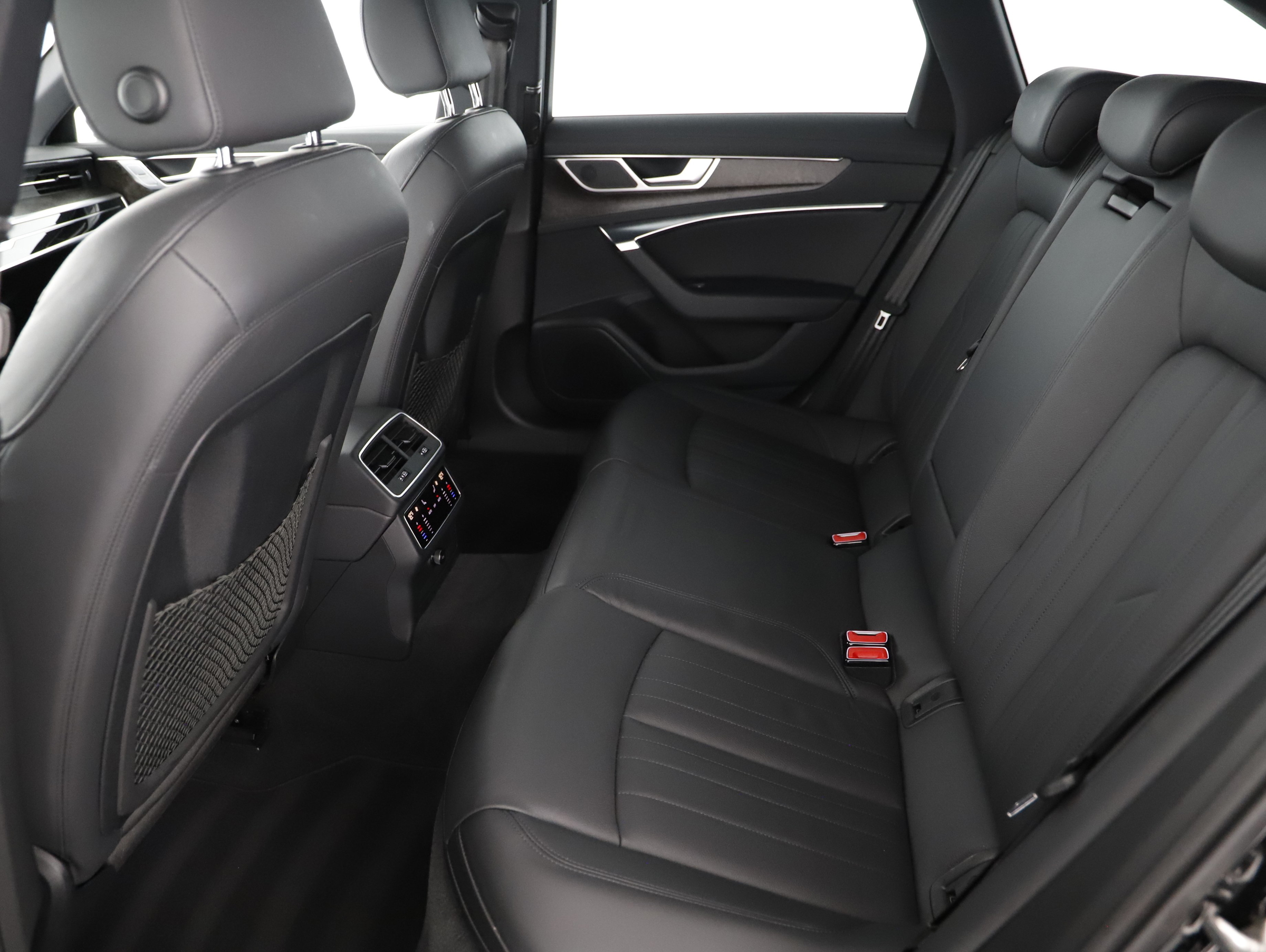 Audi A6 Avant 40 2.0 TDI quattro design | Bild 10 von 31