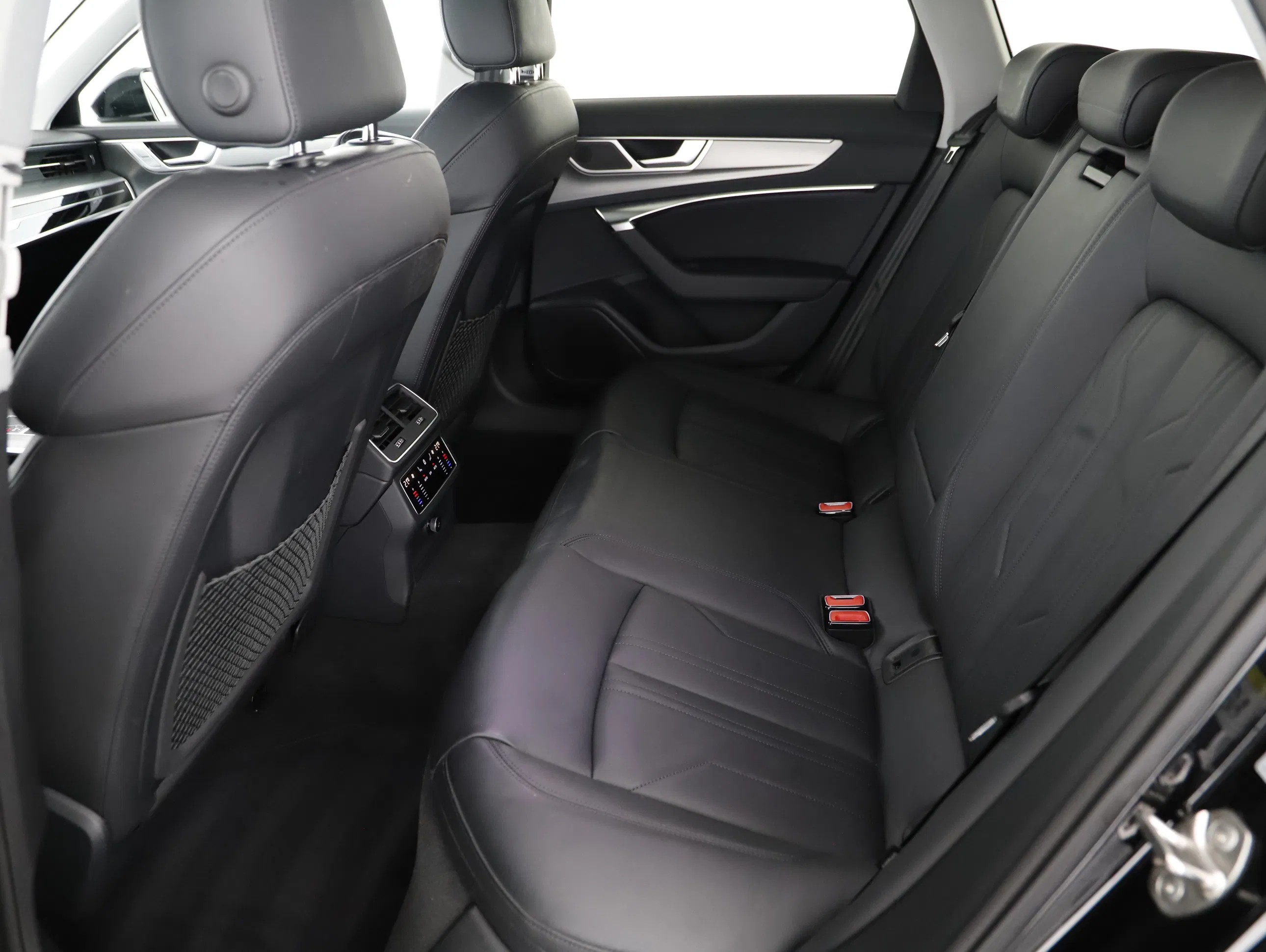 Audi A6 Avant 40 2.0 TDI quattro sport | Bild 2 von 23