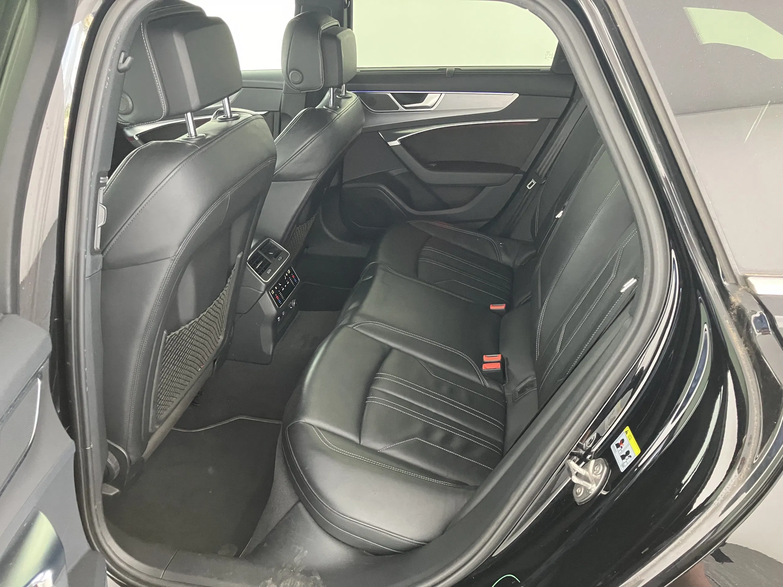 Audi A6 Avant 40 2.0 TDI quattro sport | Bild 15 von 31