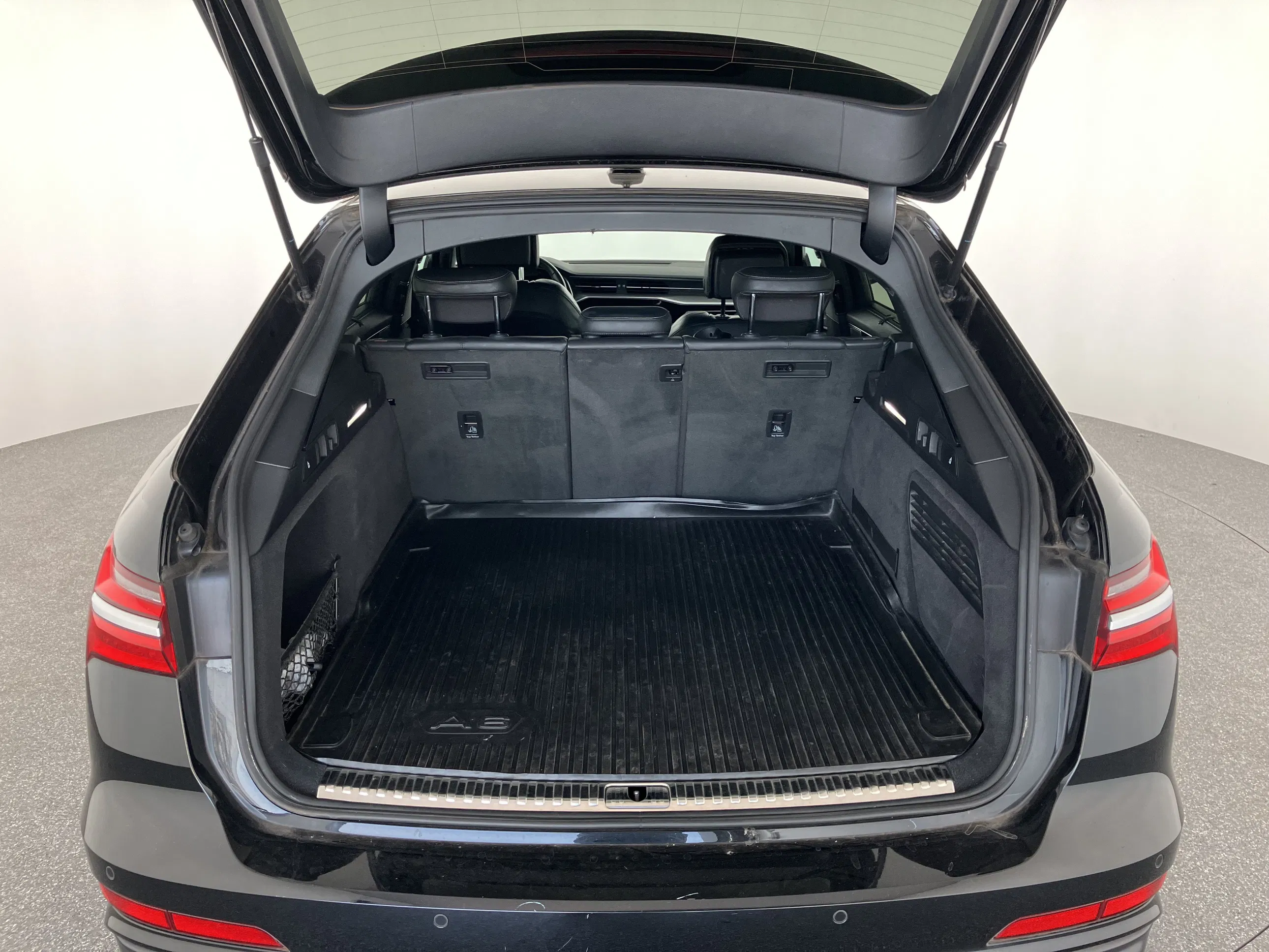 Audi A6 Avant 40 2.0 TDI quattro sport | Bild 16 von 31