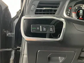 Audi A6 Avant 40 2.0 TDI quattro sport | Thumbnail 24 von 31