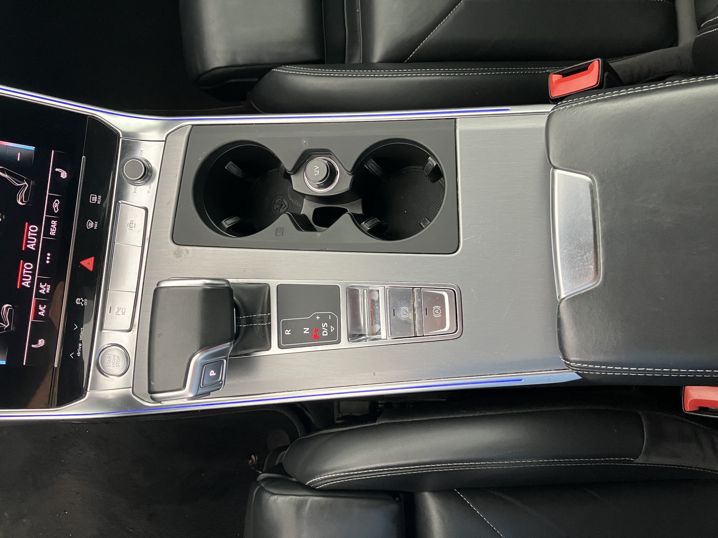 Audi A6 Avant 40 2.0 TDI quattro sport | Bild 28 von 31