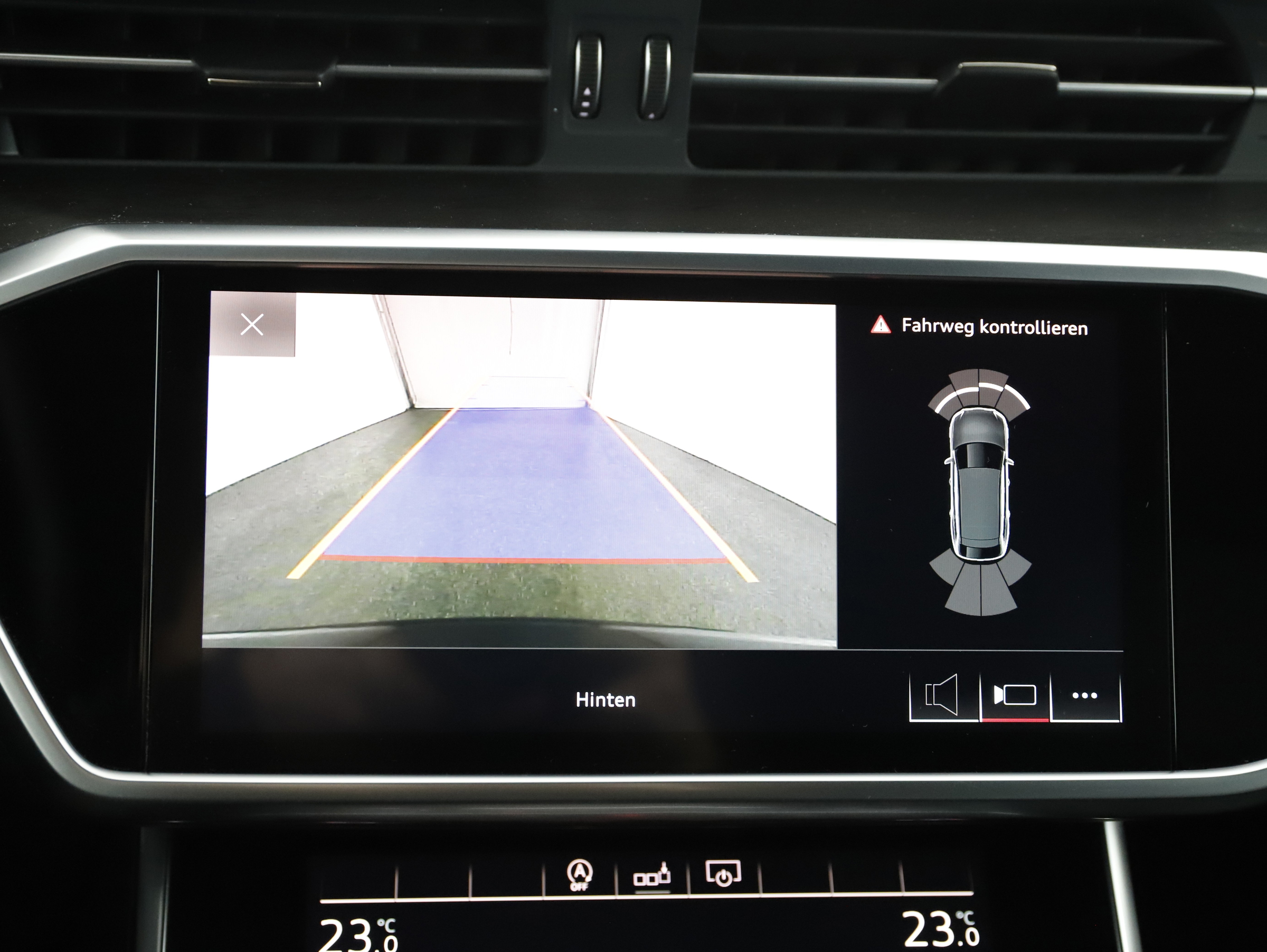 Audi A6 Avant 40 2.0 TDI quattro design | Bild 12 von 23