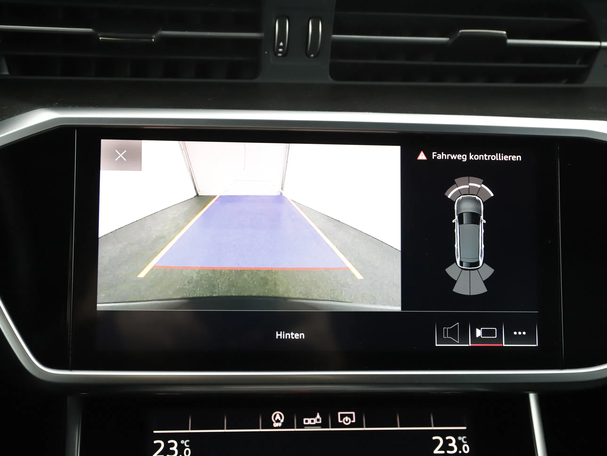 Audi A6 Avant 40 2.0 TDI quattro design | Bild 12 von 23