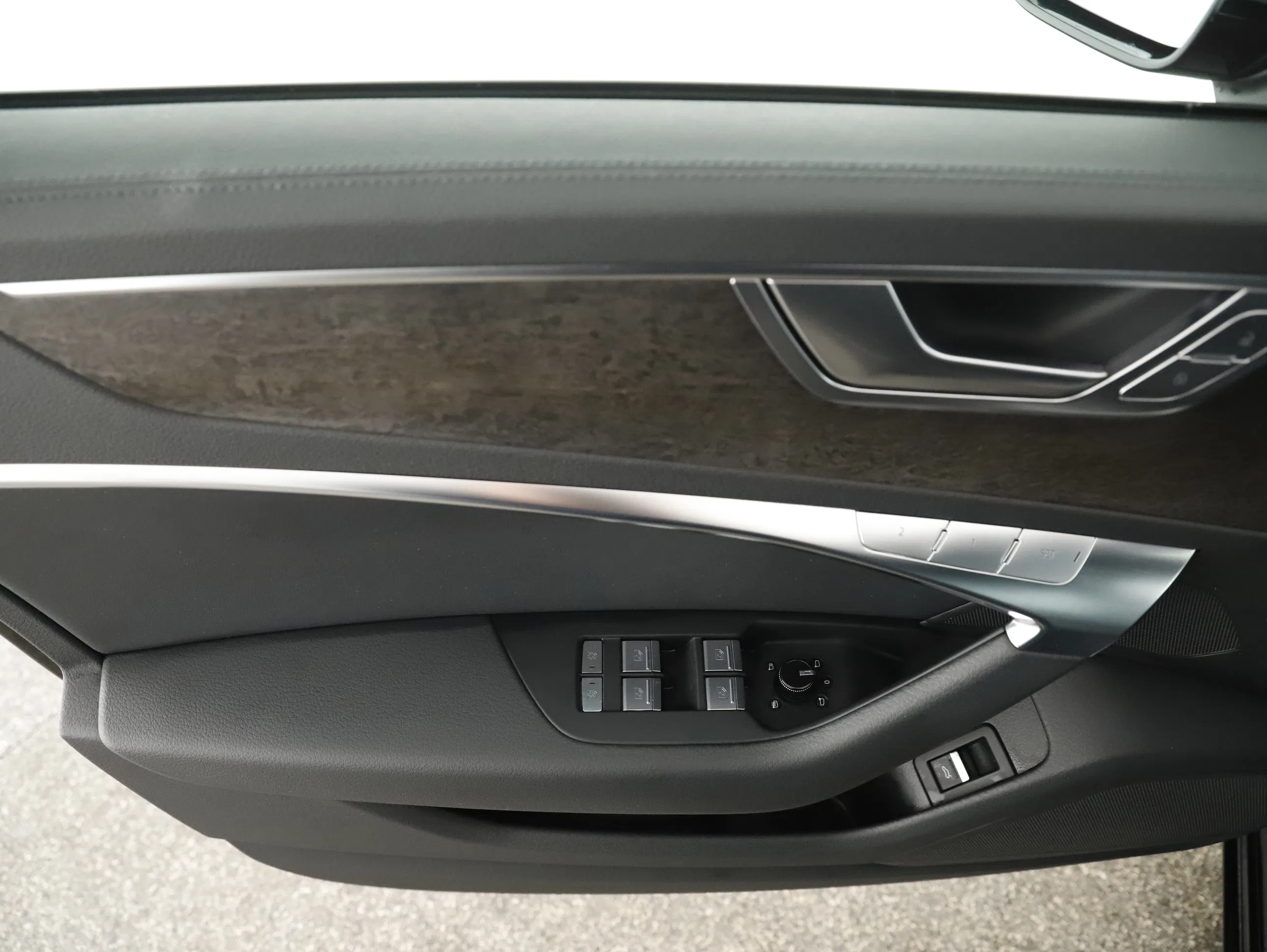Audi A6 Avant 40 2.0 TDI quattro design | Bild 18 von 23