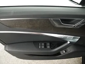 Audi A6 Avant 40 2.0 TDI quattro design | Thumbnail 18 von 23