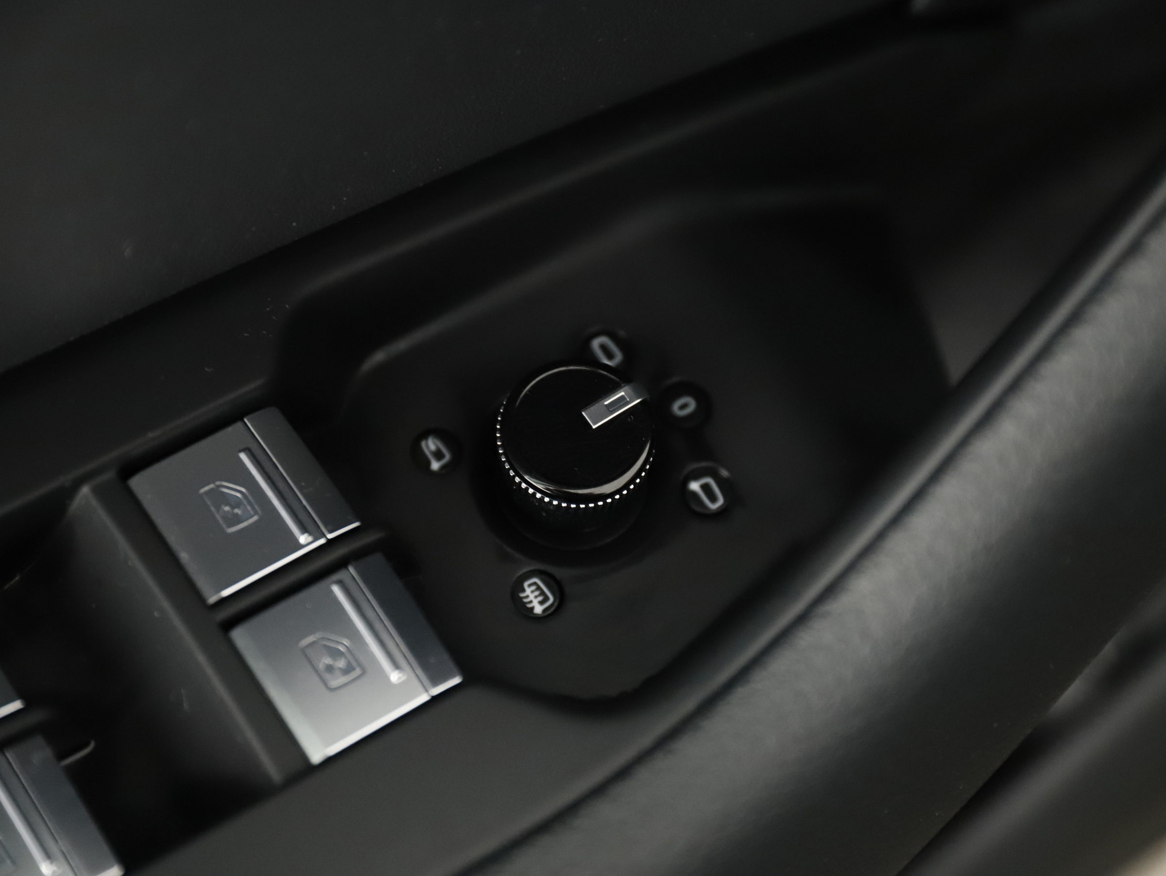 Audi A6 Avant 40 2.0 TDI quattro design | Bild 19 von 23