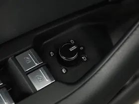 Audi A6 Avant 40 2.0 TDI quattro design | Thumbnail 19 von 23